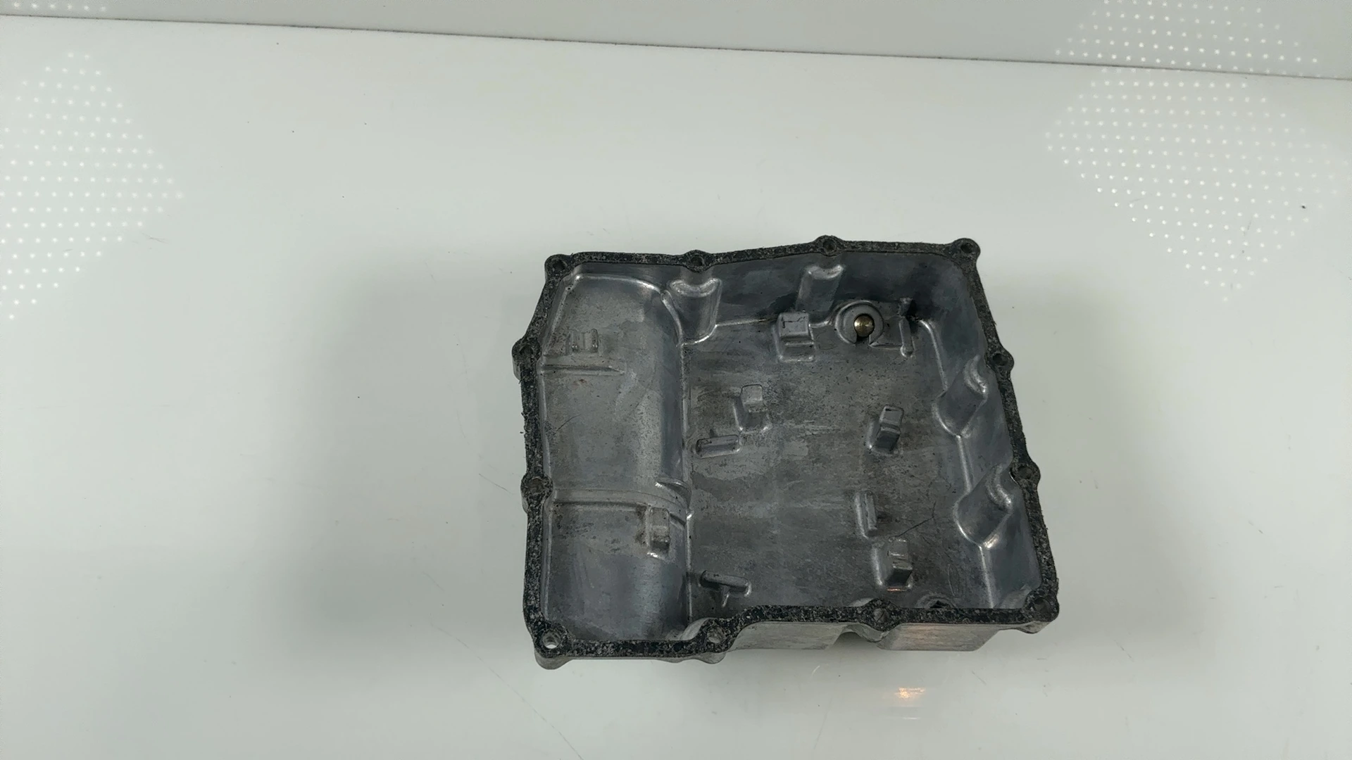 Honda VFR750F RC36 750CC Oil Pan Sump Cover 1990-1993 OEM 11211-MY7-000 - Image 5
