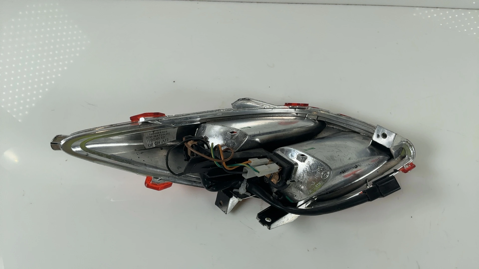 Yamaha XMAX YP125R 125cc Left Rear Tail Light 2010-2013 OEM 37P-H4710-01 - Image 5