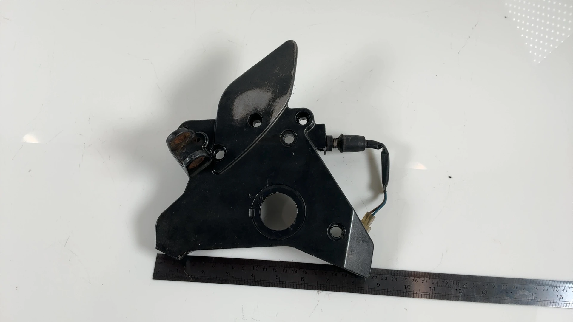 Kawasaki ZR-7 ZR750 750cc Front Right Footrest Bracket 1999-2005 35063-1051-EZ - Image 10