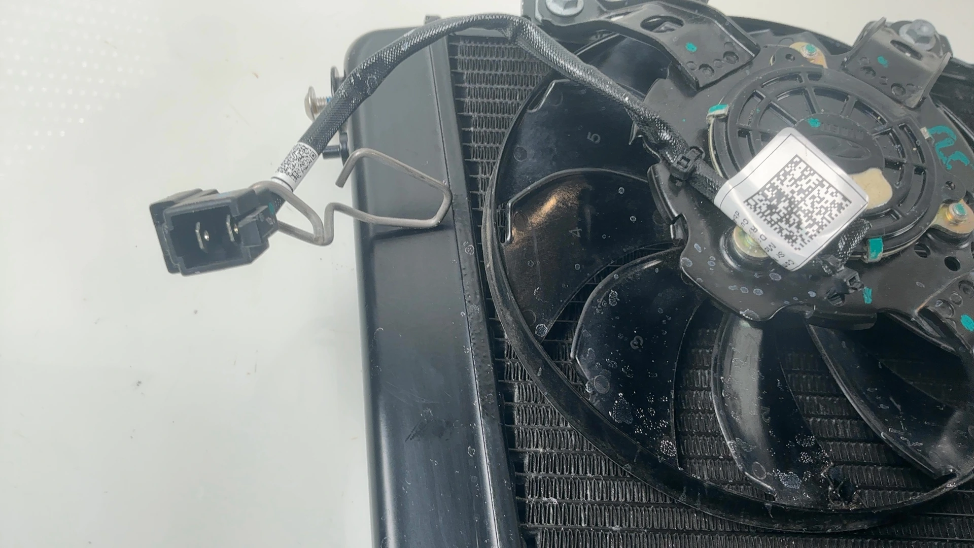 Aprilia Tuono V4 RSV4 1100 Engine Cooling Water Radiator 2025 2026 OEM 2B012807 - Image 9