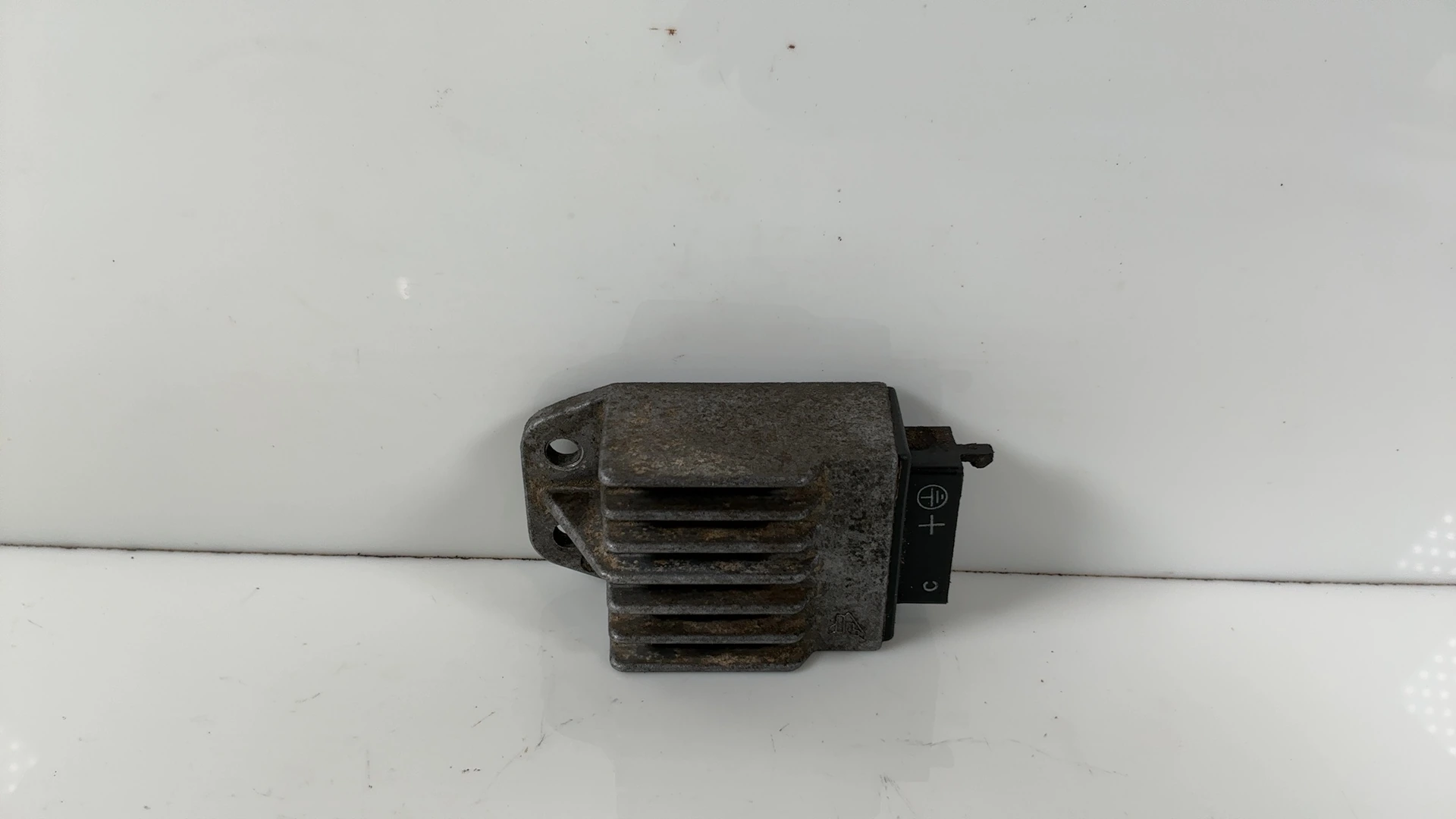 Suzuki RMX 50 RMX50 50cc Regulator Rectifier 1996-2001 OEM 32800-10E10-000 - Image 1