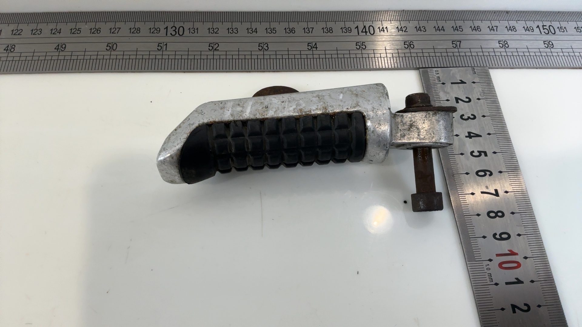 Suzuki GSX-R1100 GSXR1100 1100cc Rear Left Pillion Footpeg 1989-1990 43700-40C00 - Image 6