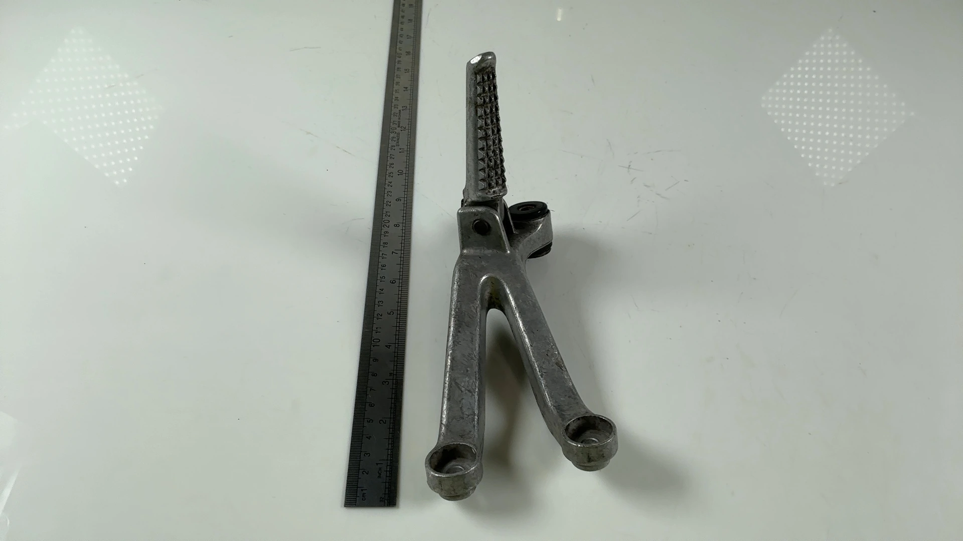 Honda CBR600F F4i PC35 600cc Rear Right Footrest Hanger 2001-06 50750-MBW-000ZA - Image 4
