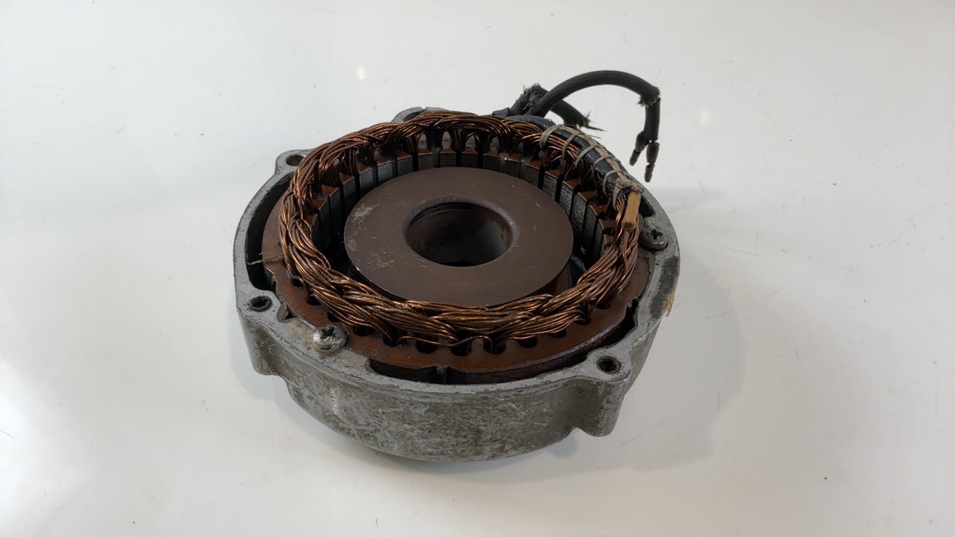 Honda CB400F Super Sport 400 CC Magneto Cover 1975-1977 OEM 11631-377-000 - Image 4