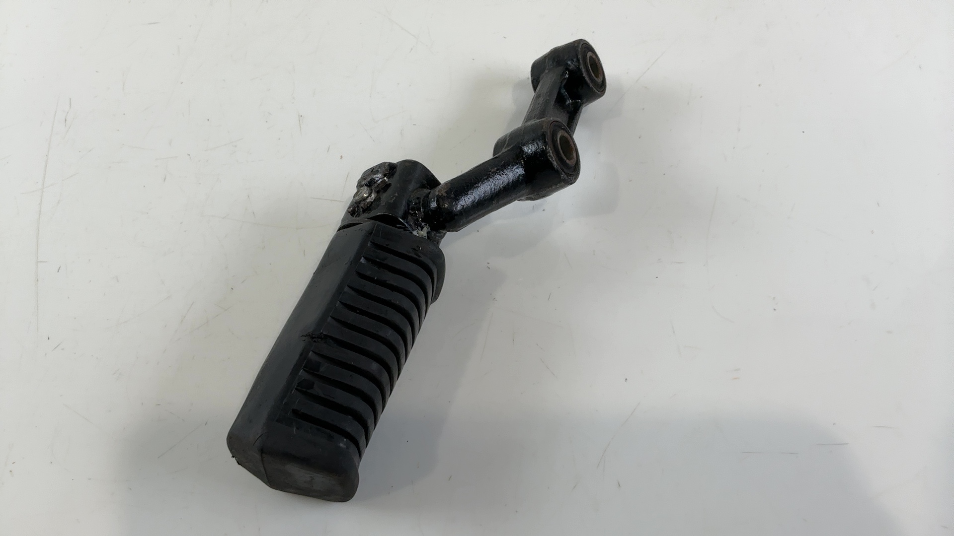 Kawasaki GT750 Z750GT KZ750P Front Right Footrest Bracket 1982-1990 34003-1099 - Image 3