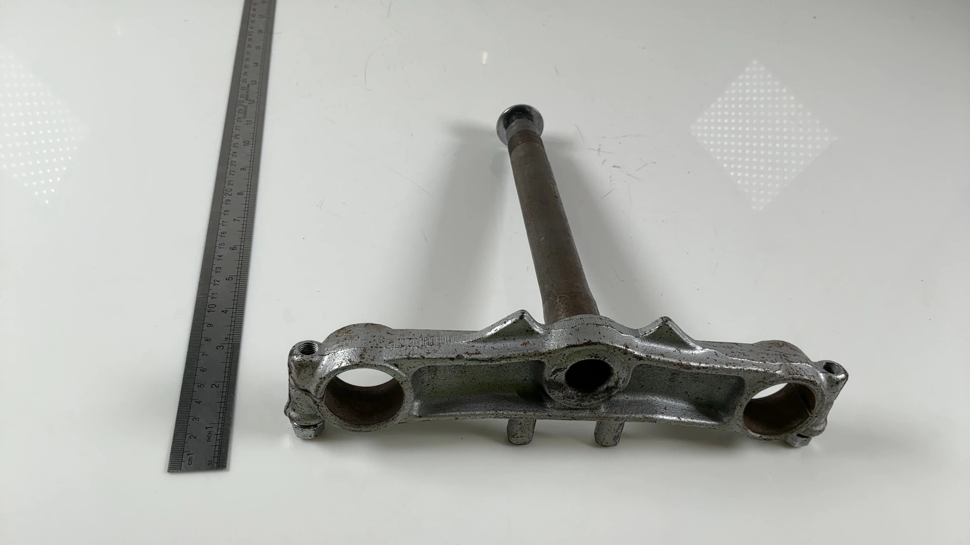 Kawasaki 454 LTD EN450-A 450 Lower Triple Tree Clamp Yoke 1985-90 OEM 44037-1175 - Image 4