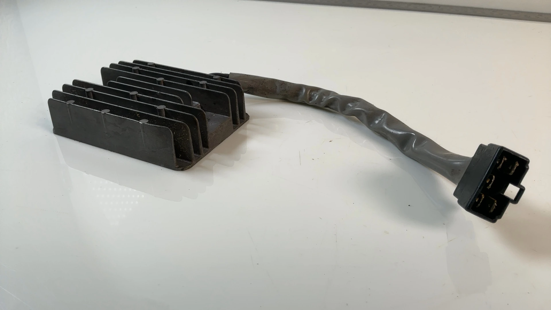 Suzuki GSXR600 GSX-R 600cc Regulator Rectifier 2001-2003 OEM 32800-33E21 RS41 38 - Image 4