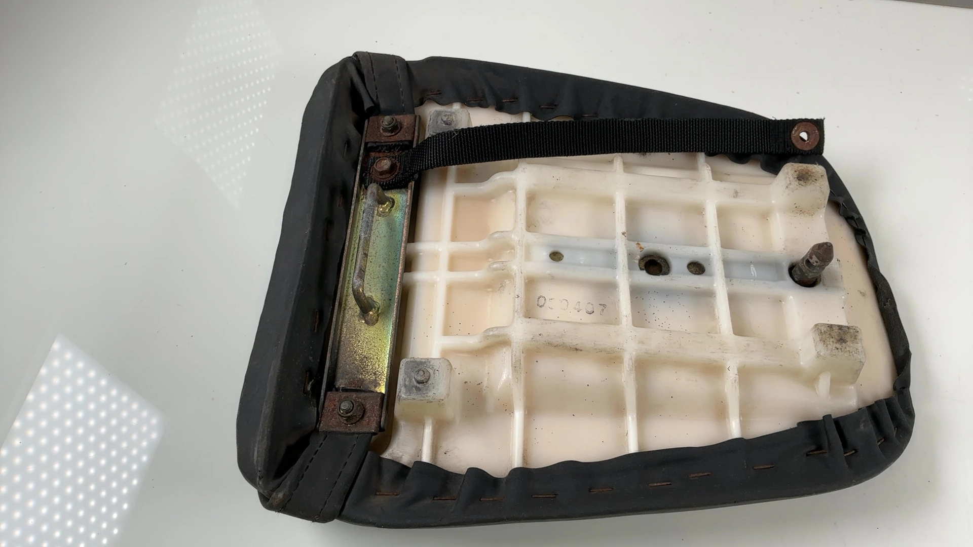 Kawasaki ZXR400 ZX400L 400cc Rear Passenger Seat 1991-1999 OEM 53001-1645 - Image 2