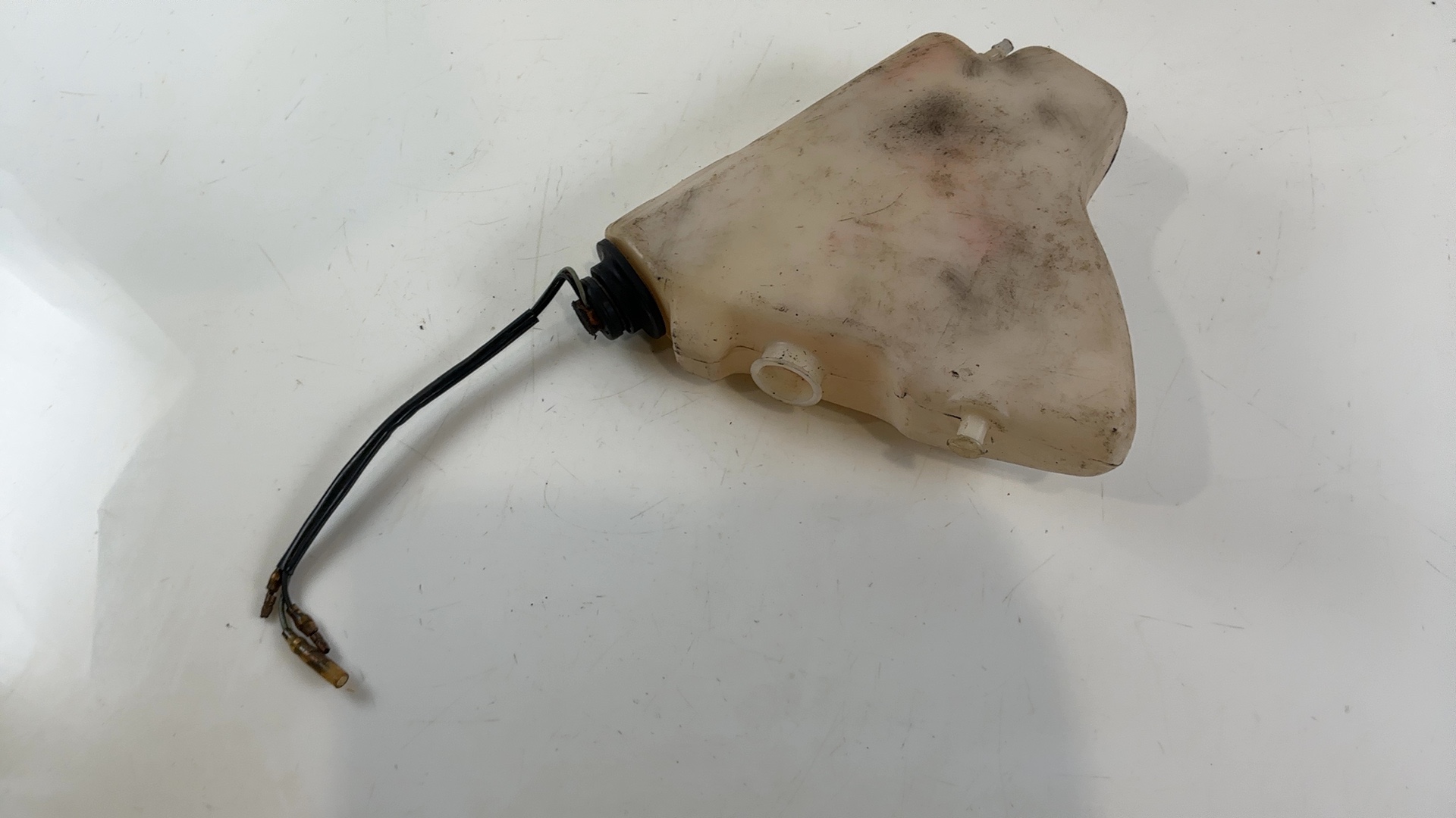 Yamaha YB100 YB 100 CC 2T Oil Tank Reservoir 1975-1990 OEM 2N3-21751-00 - Image 1