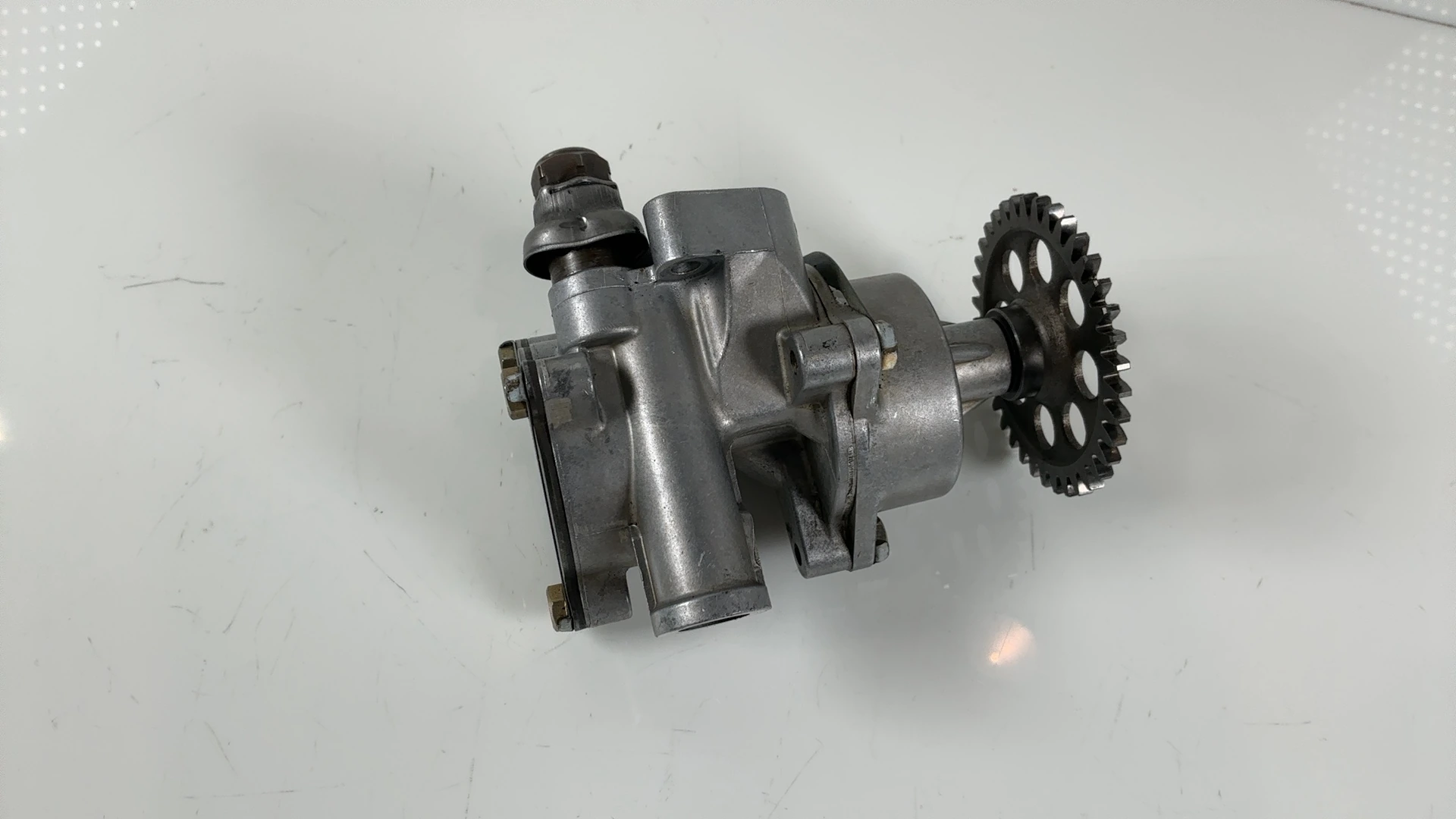 Suzuki GSXR1100 GSX-R 1100 Engine Oil Pump 1990 1991 1992 OEM 16400-06B10 - Image 5