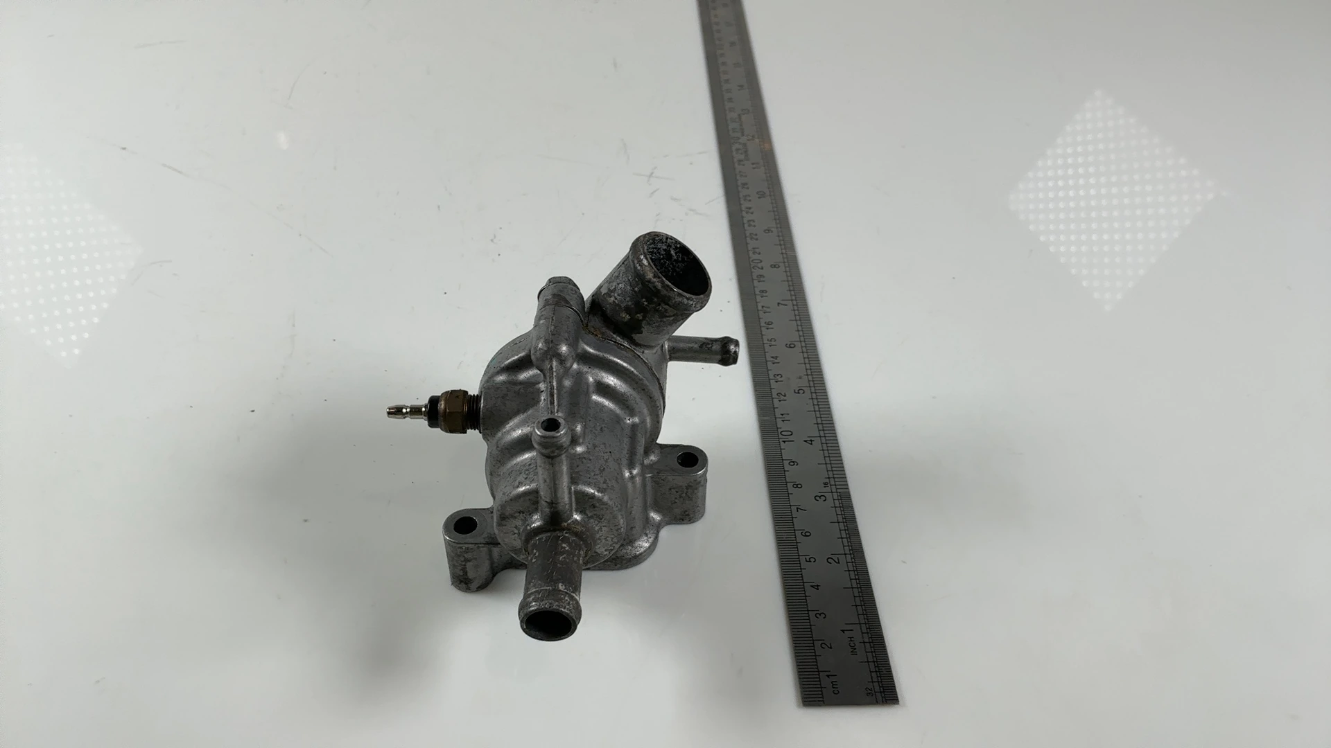 Honda CBR600F4 PC35 600cc Thermostat Housing 1999-2000 OEM 19311-MBW-305 - Image 3