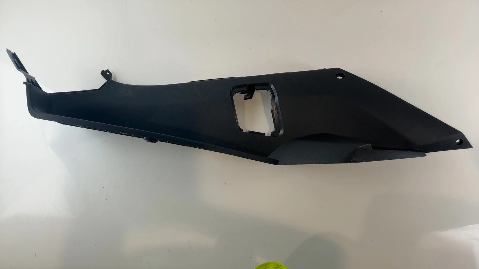Peugeot Satelis 250 250CC Left Foot Peg Rest Mount Bracket 2006-12 1176698300