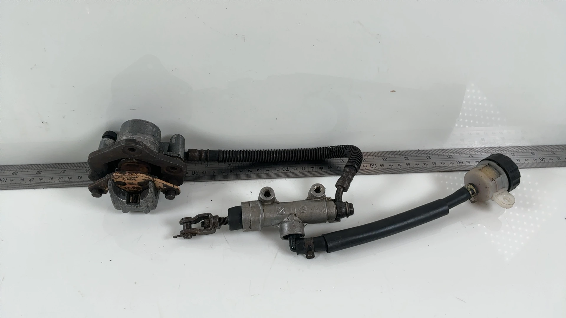 Kawasaki ZZR250 EX250H Rear Brake Caliper Master Cylinder 1990-07 43041-1372-DJ - Image 2