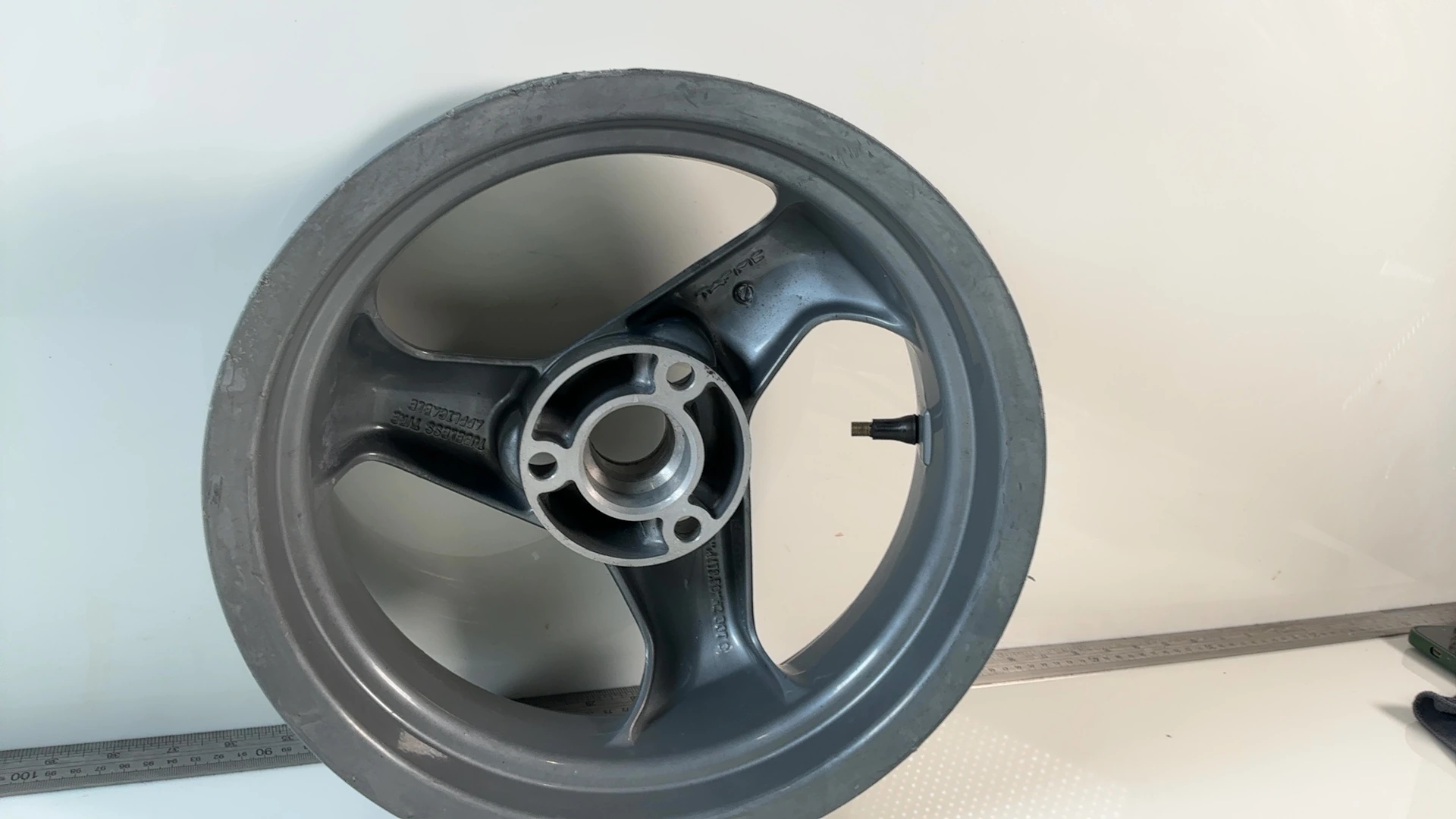 Peugeot Speedfight 1 2 50 100 Rear Wheel Rim 1997-2008 OEM 741484 MT3.50x12 - Image 4