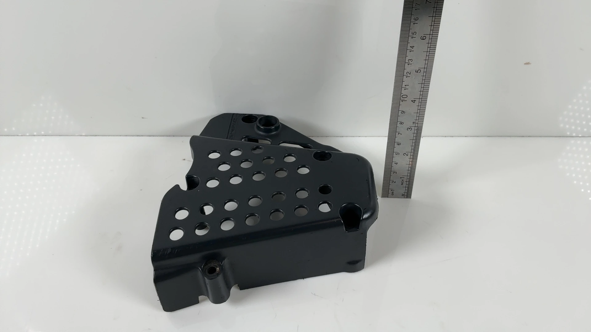 Suzuki GSX-R750 GSXR750 750cc Front Sprocket Cover 1992-1995 OEM 11361-17E10 - Image 8