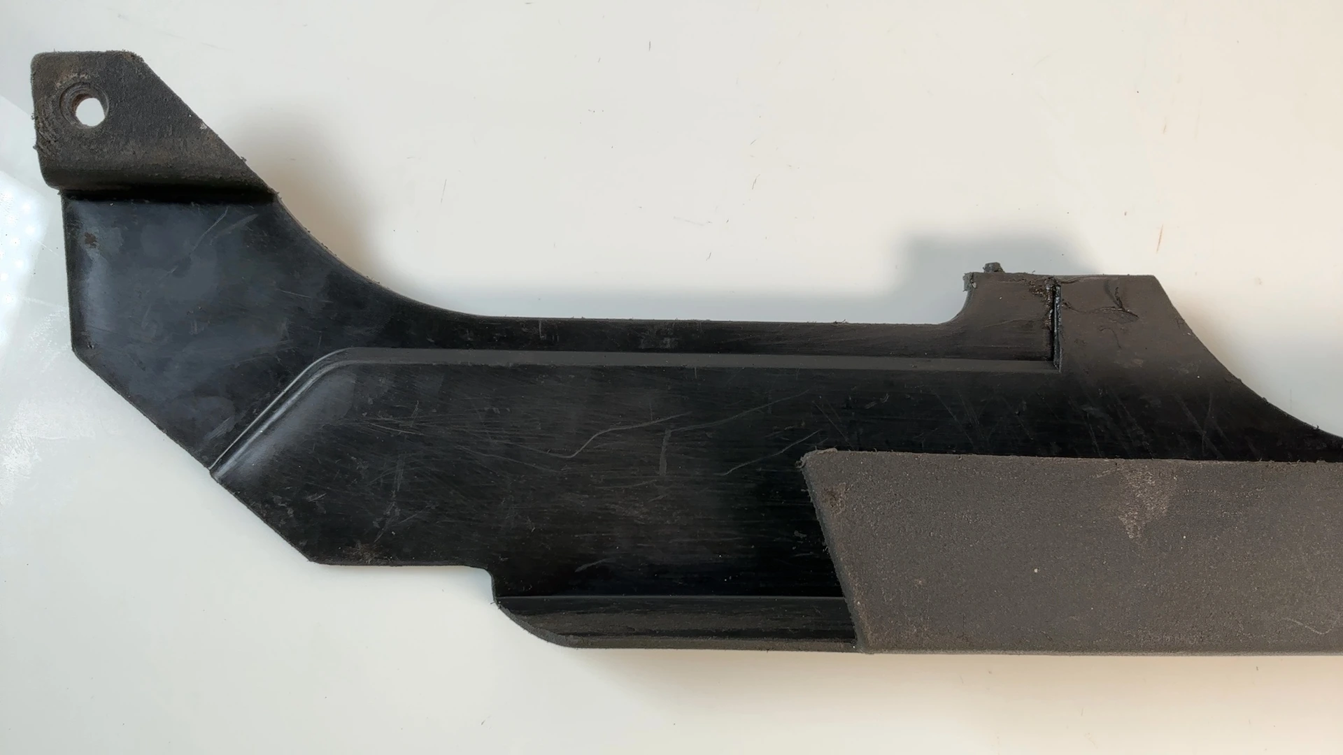 Triumph Daytona 750 T300 750cc Chain Cover Guard 1990-1993 OEM 2058000-T0301 - Image 9