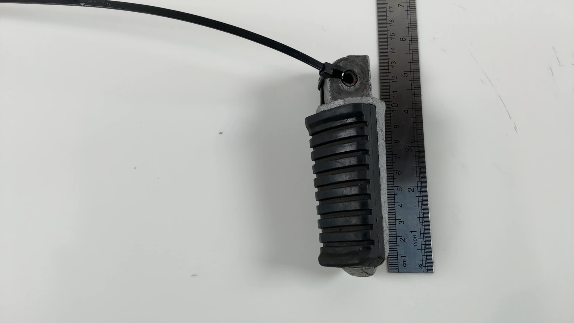 Kawasaki Ninja ZX900A 900cc Rear Right Passenger Foot Peg 1984-85 OEM 34028-1060 - Image 4
