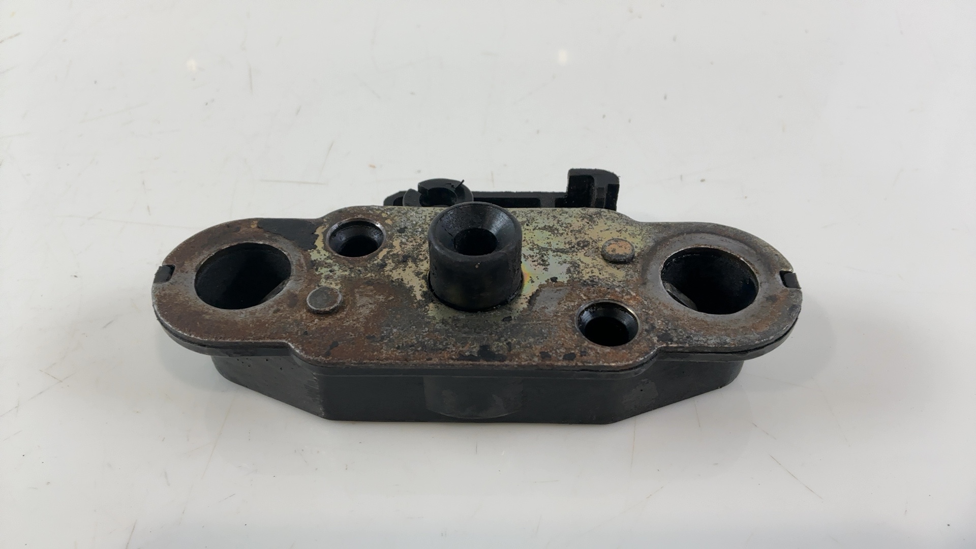 Suzuki GSX750F Katana 750 Seat Support Lock Latch Bracket 1989-1997 45220-47H00 - Image 3