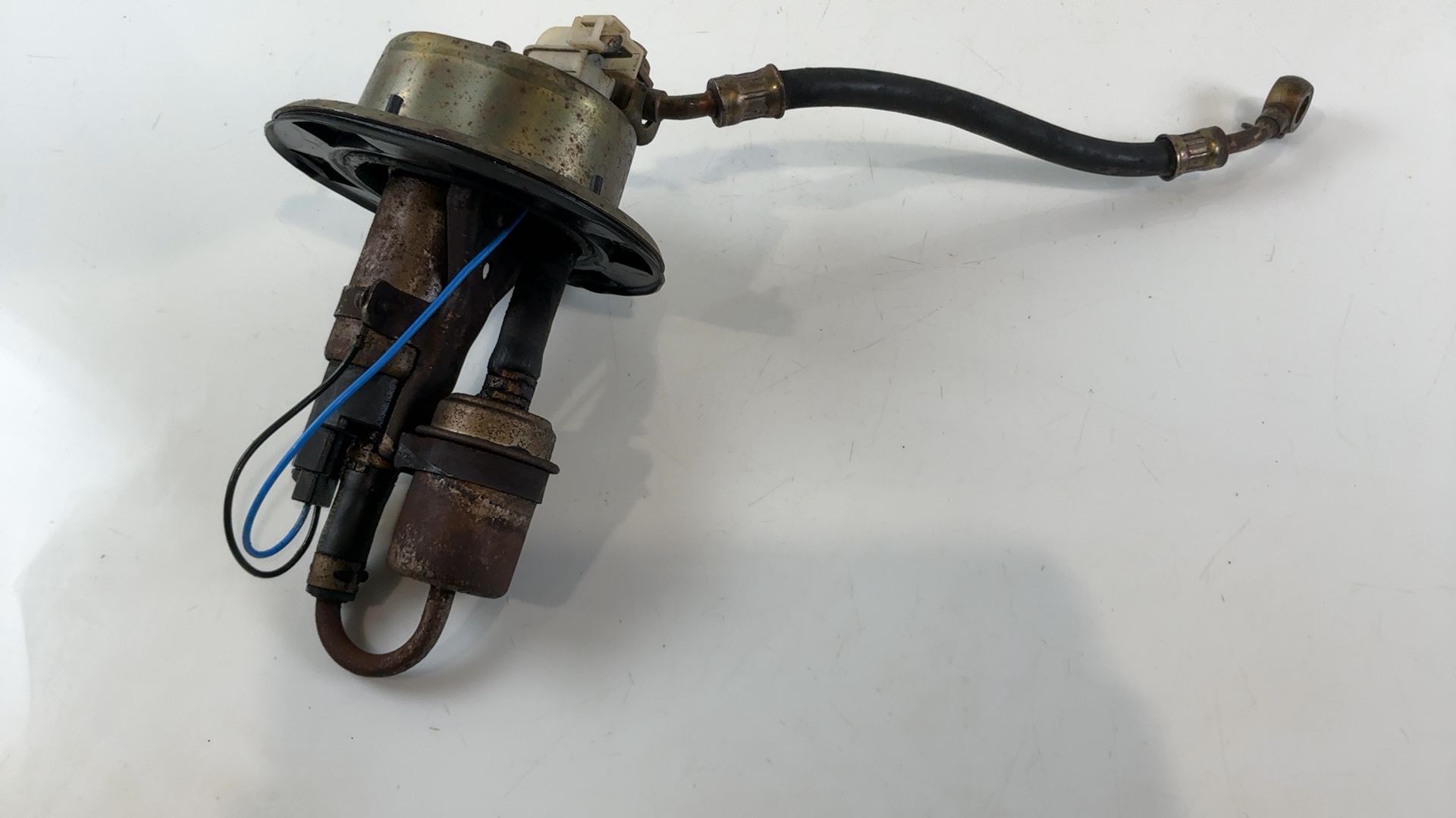 Honda CBR1100XX SC35 1100cc Fuel Pump 1999-2007 OEM 16700-MAT-D01 - Image 6