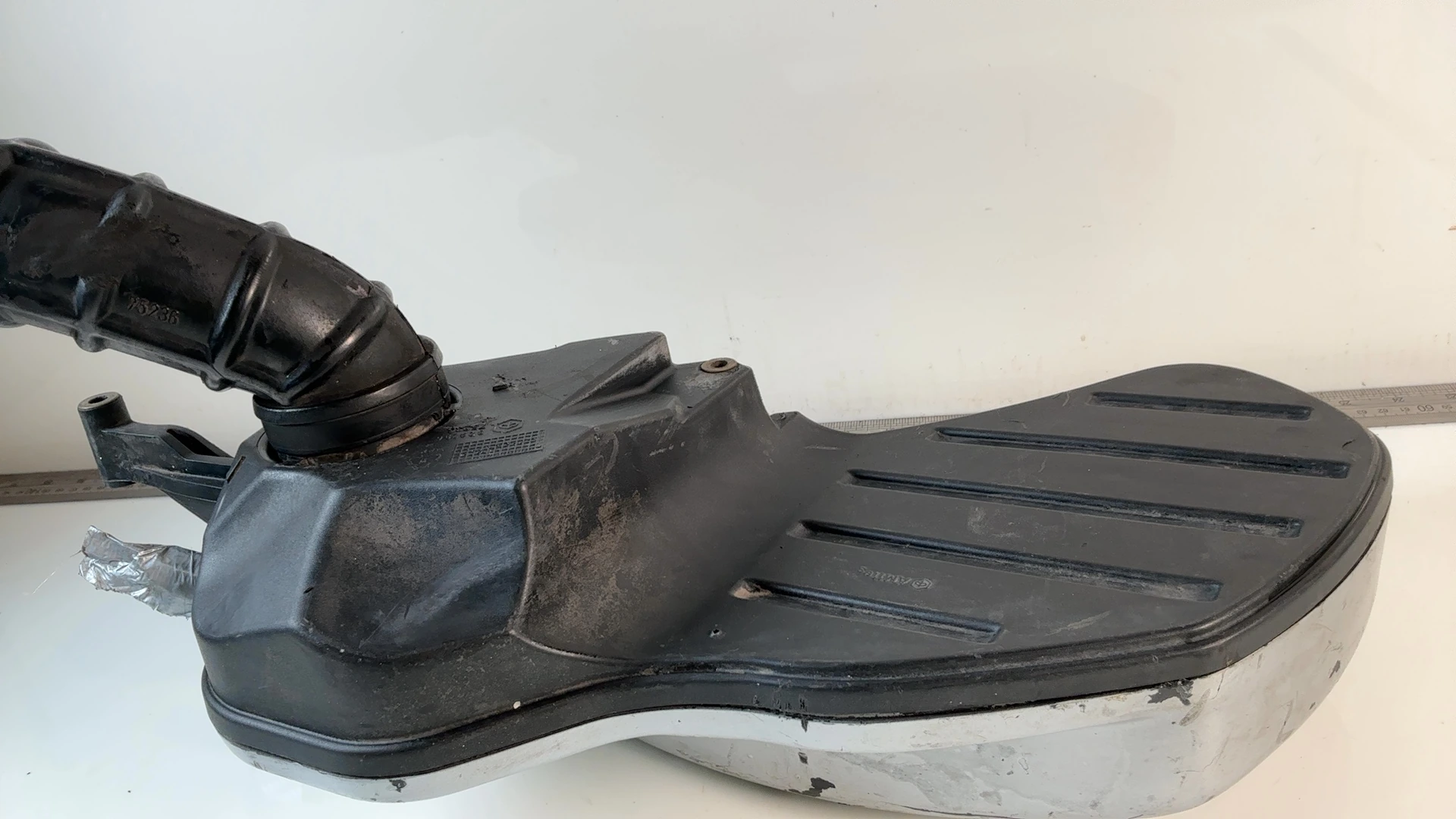Piaggio Beverly 250 300 Air Filter Box 2003-2014 OEM 847266 Gilera 829256 - Image 6