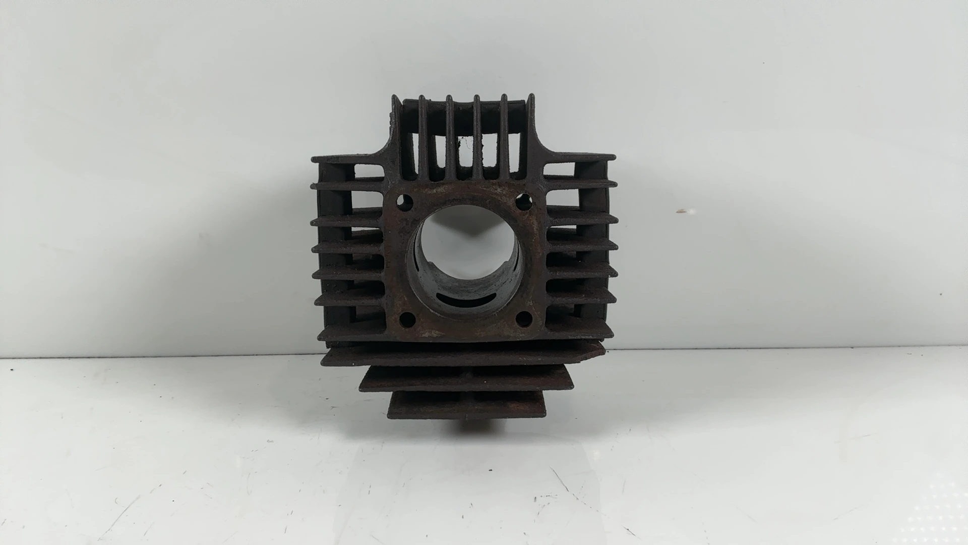 Yamaha YB100 DX100 100cc Cylinder Barrel 1978-1987 OEM 2R4-11311-00-00 - Image 1