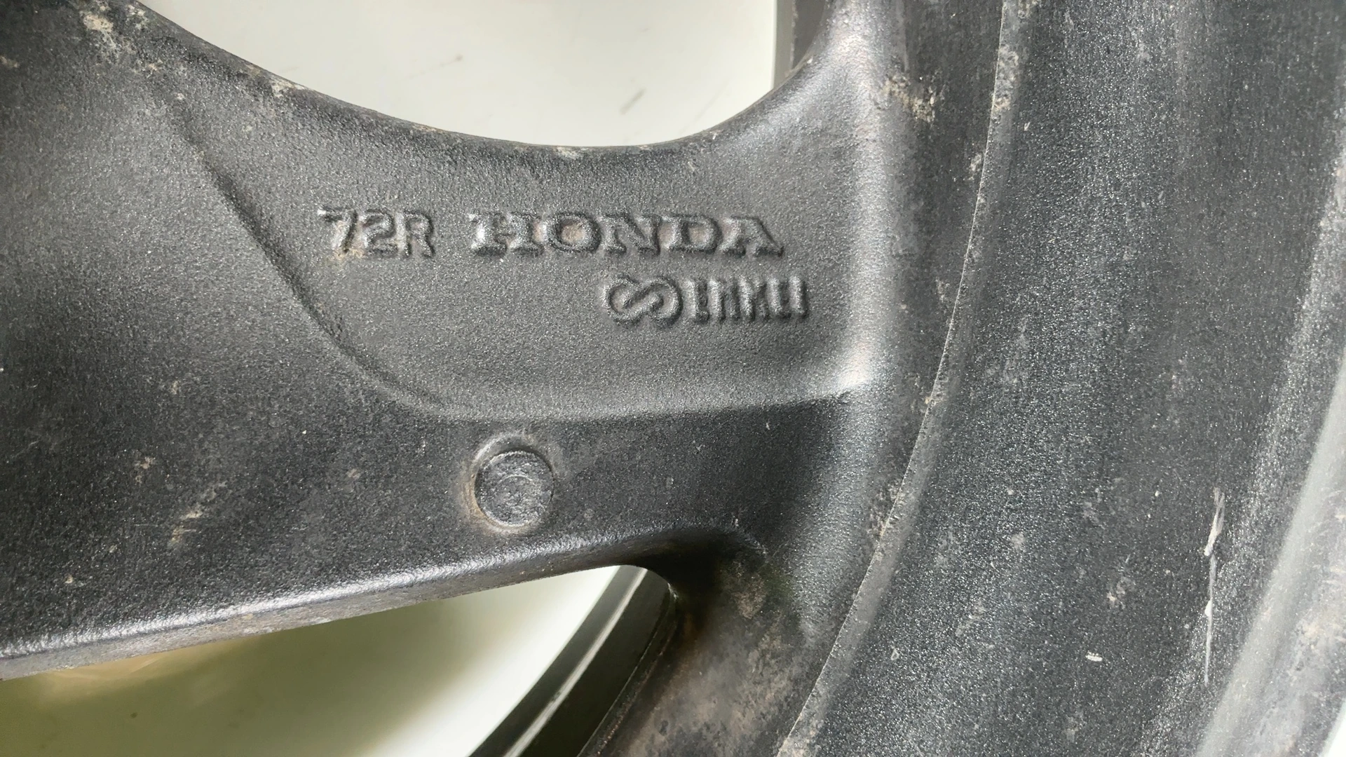 Honda Hornet 600 CB600S PC34 600cc Rear Wheel Rim 1998-2002 OEM 42650-MBZ-D00ZA - Image 6
