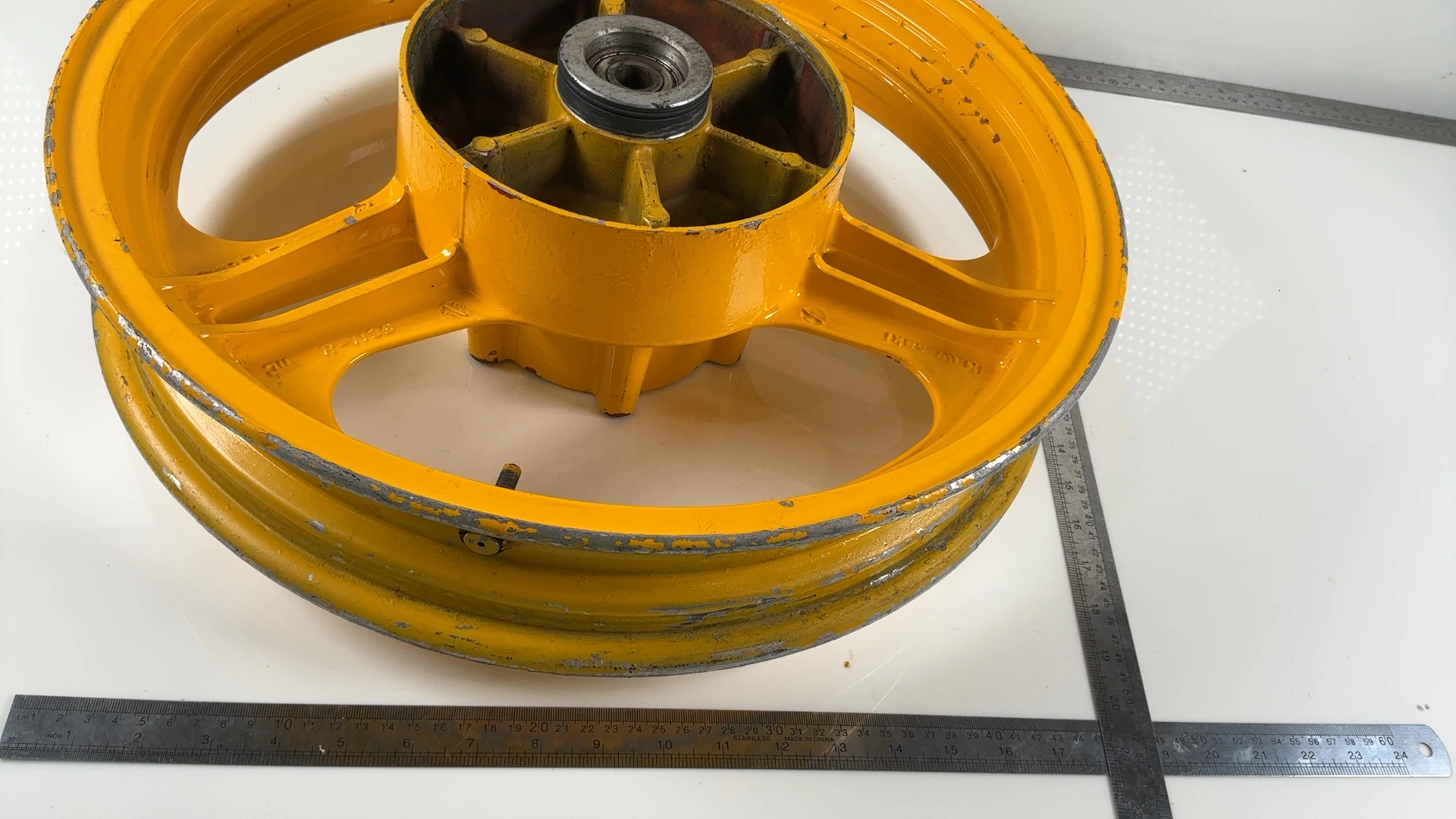 Kawasaki GPz750 ZX750A 750cc Rear Wheel Rim 1983-1985 OEM 41073-1216-J9 R-1135 - Image 5