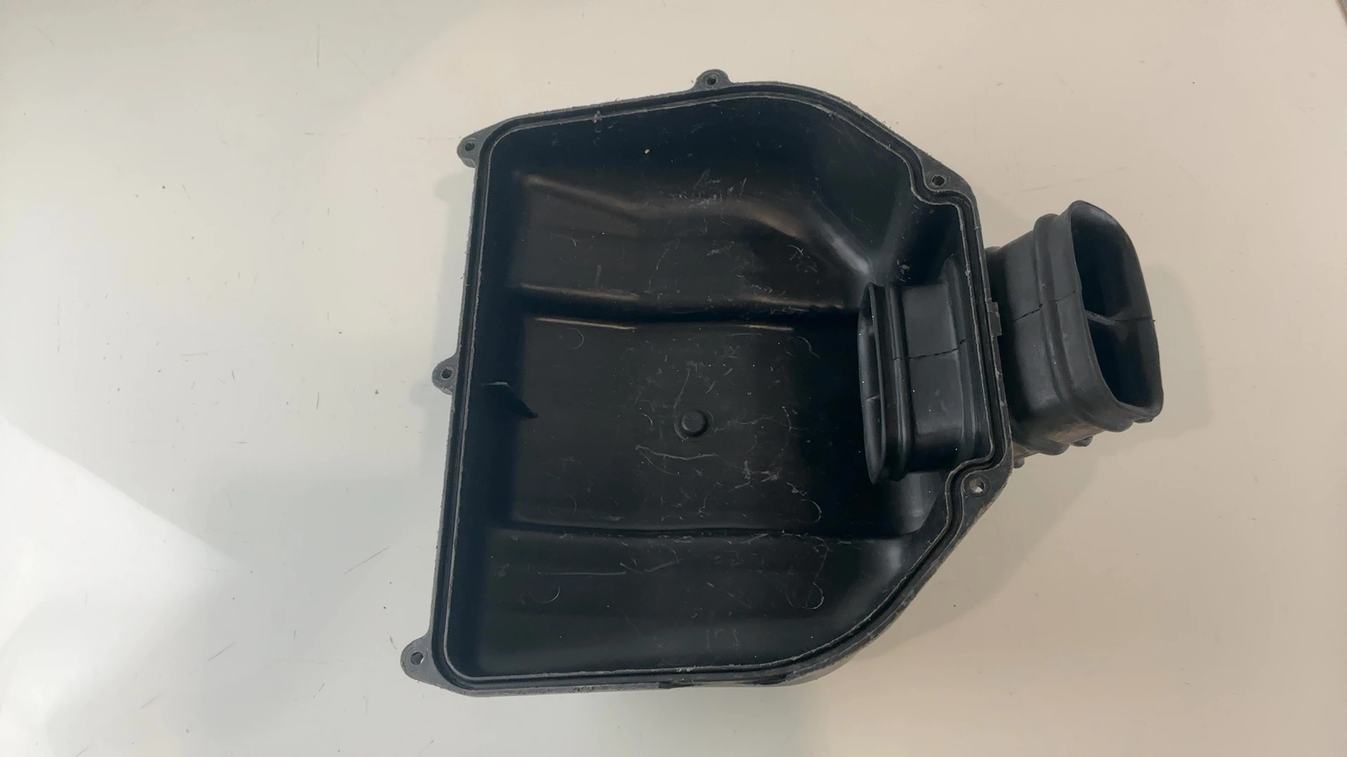 Honda VFR750F Interceptor RC36 750cc Air Box Cover 1990-1993 OEM 17231-ML7-000 - Image 2