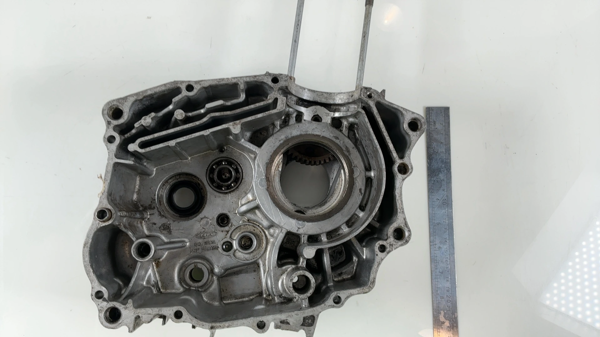 Honda CG125 CG 125 S T V 125cc Left Engine Crankcase 1993-1998 OEM 11200-440-030 - Image 3