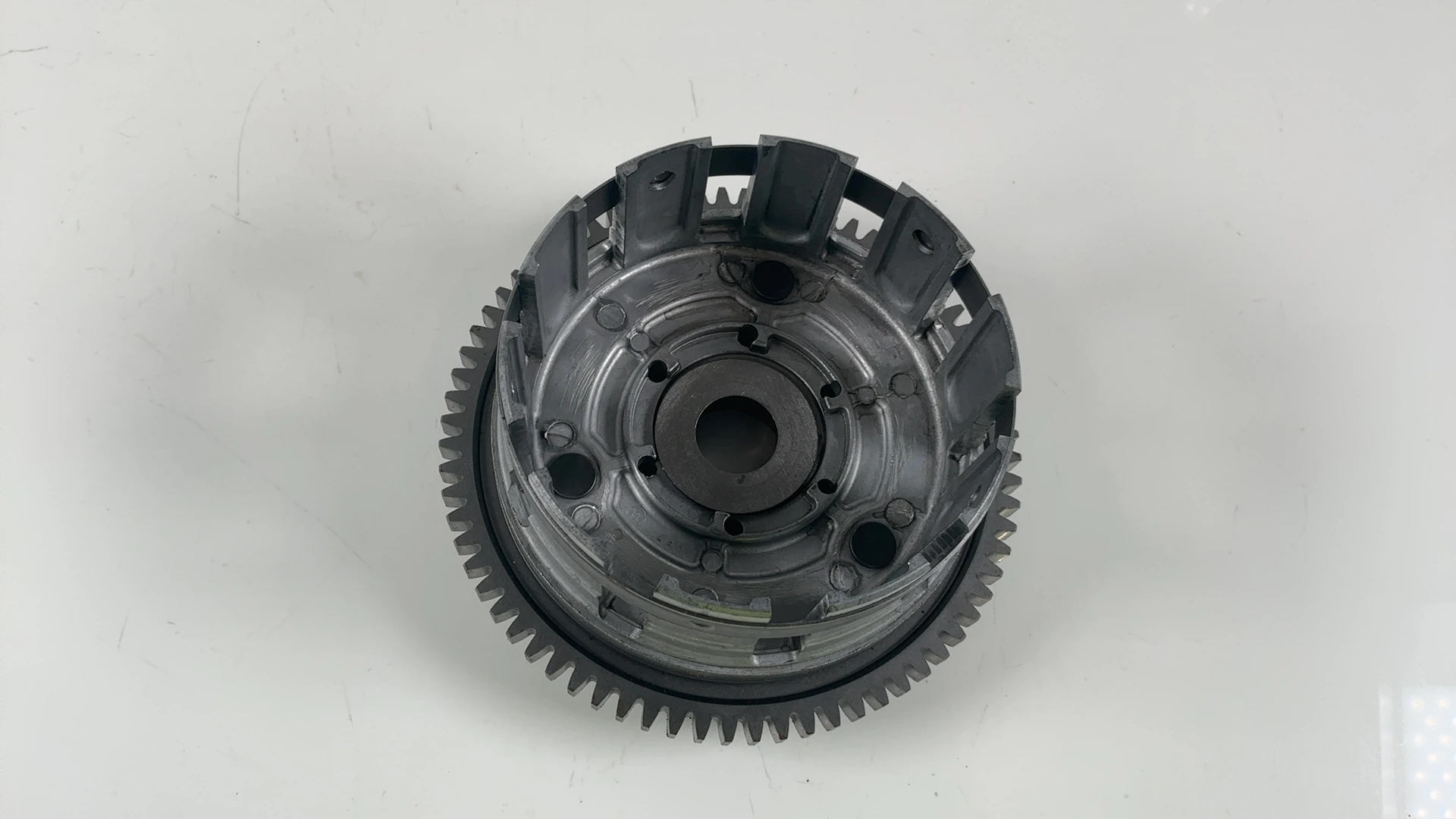 Suzuki GSXR600 GN76A 600 Clutch Outer Basket 1997-2000 OEM 21200-31890