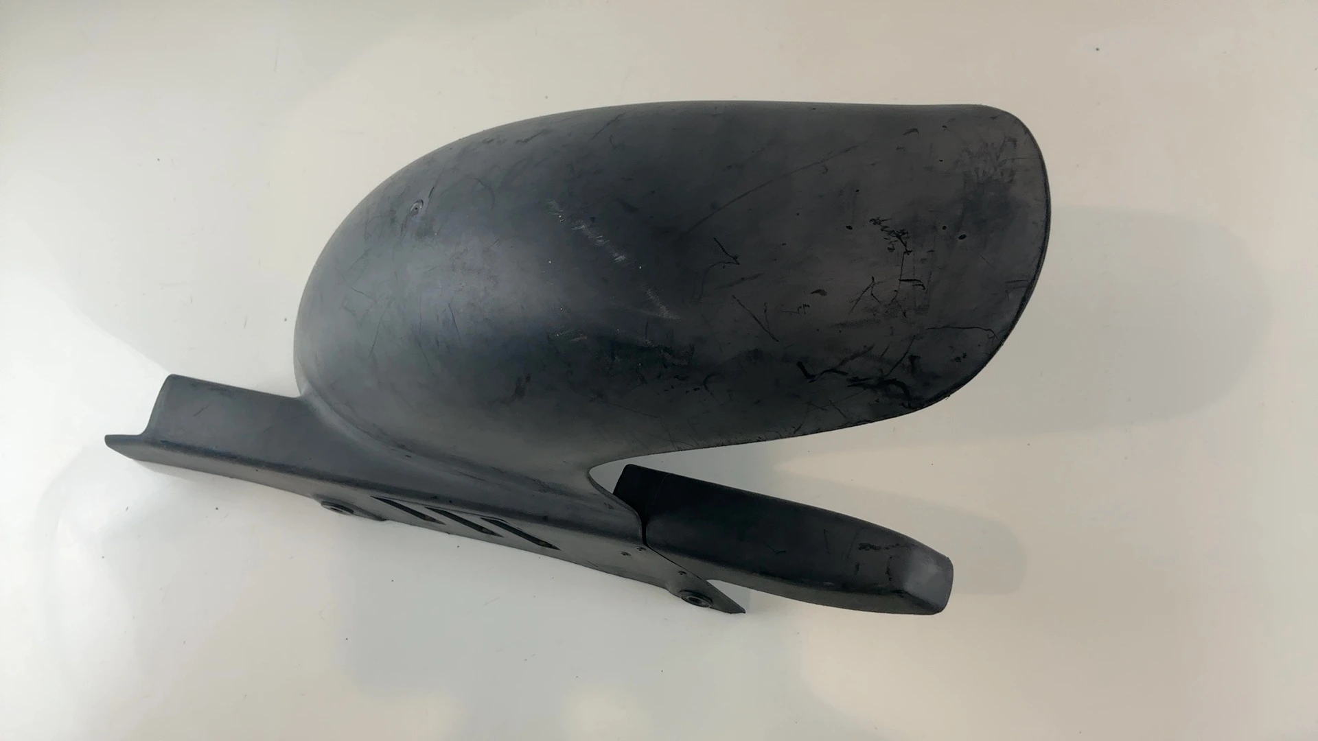 Suzuki RGV250 VJ21 250 CC Rear Fender Mudguard Hugger 1988-1990 OEM 63110-32C00 - Image 1