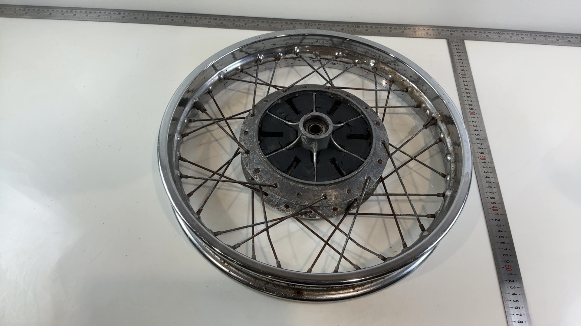 Suzuki GT250 GT 250 250cc Rear Wheel Rim 1973-1977 OEM 64110-11001 - Image 3