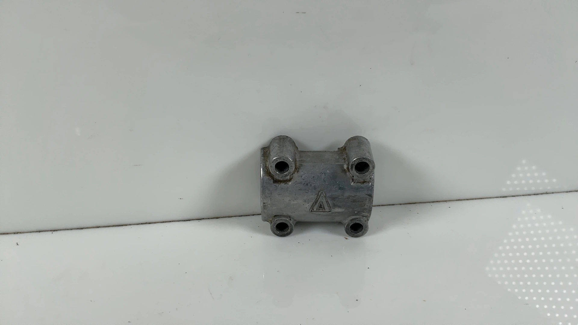 Suzuki GS750 GS 750 750CC Camshaft Stand Holder Cap Bridge 1979-1980 12411-45000 - Image 1