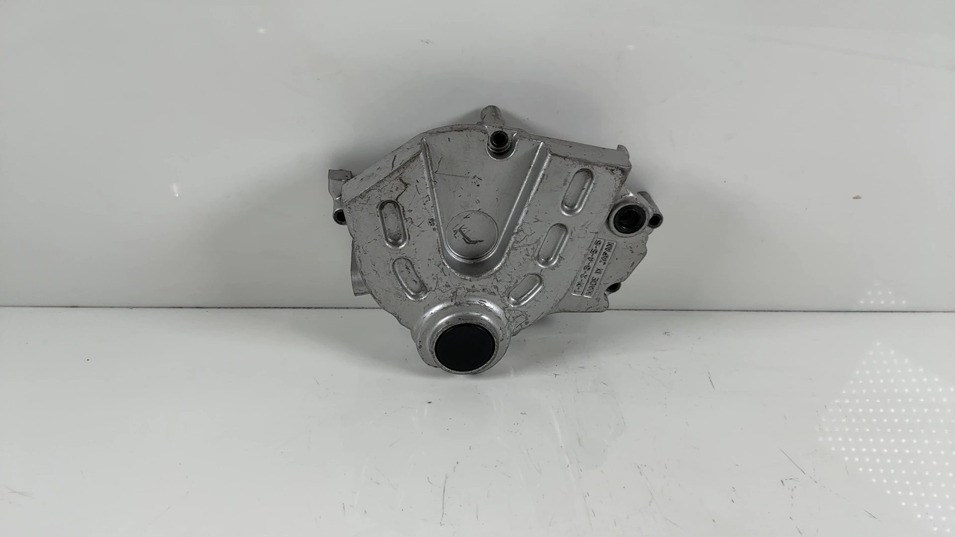 Yamaha FZR 600 3HE 600cc Front Sprocket Cover 1989-1995 OEM 2TK-15411-00-00 - Image 1