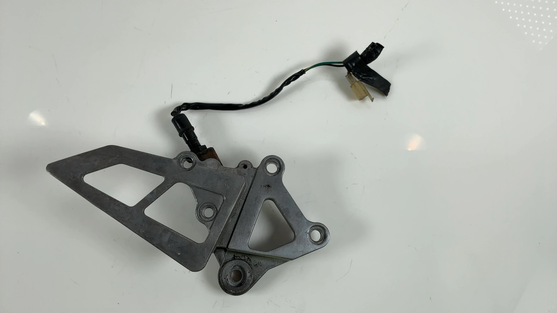 Kawasaki Ninja ZX-6R ZX600 600cc Front Right Footpeg Hanger 1995-1997 35011-1553 - Image 24