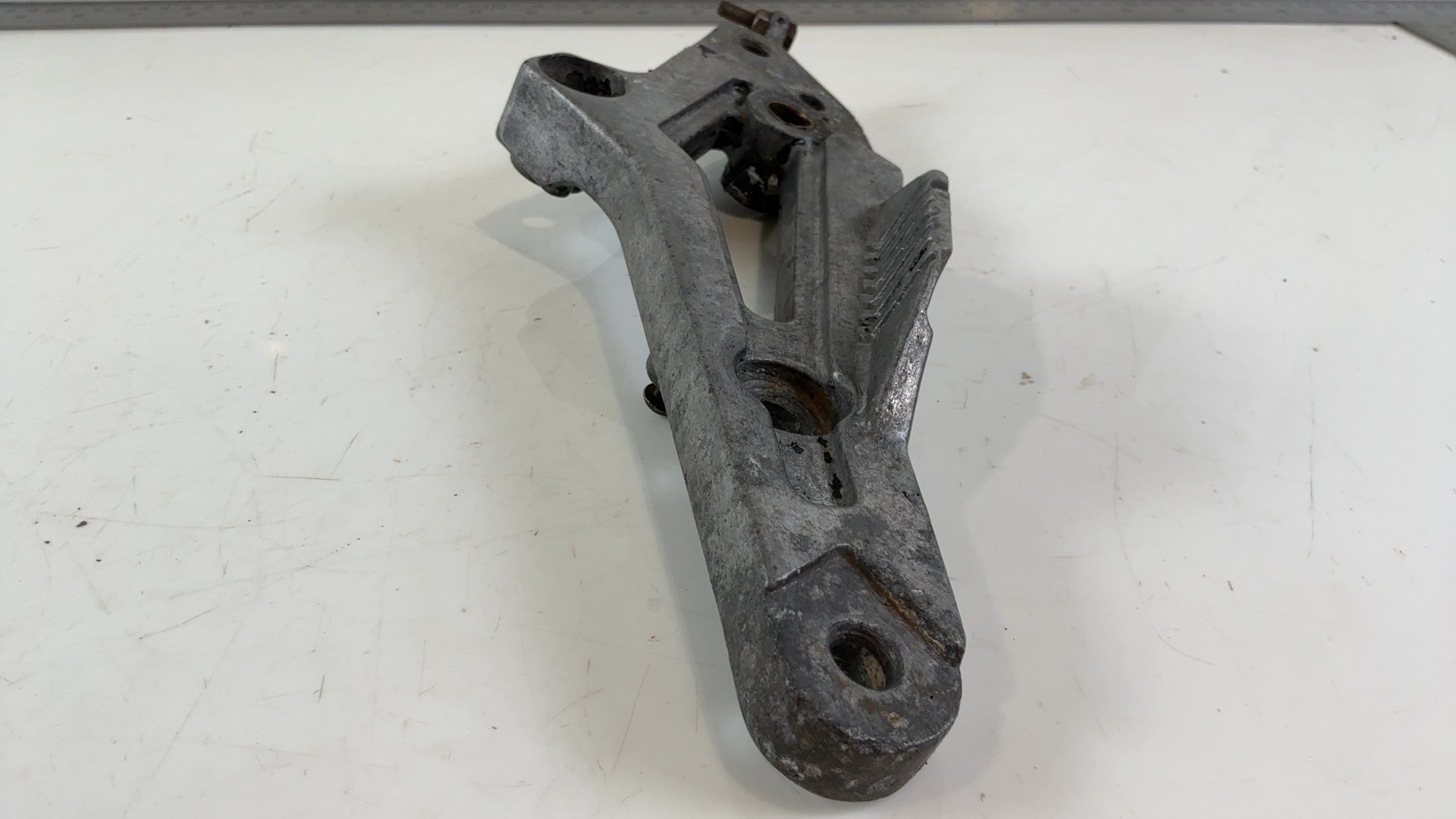 Yamaha RD80LC RD80 30W Right Rear Footrest Peg Bracket 1982-84 OEM 30W-2742L-00 - Image 8