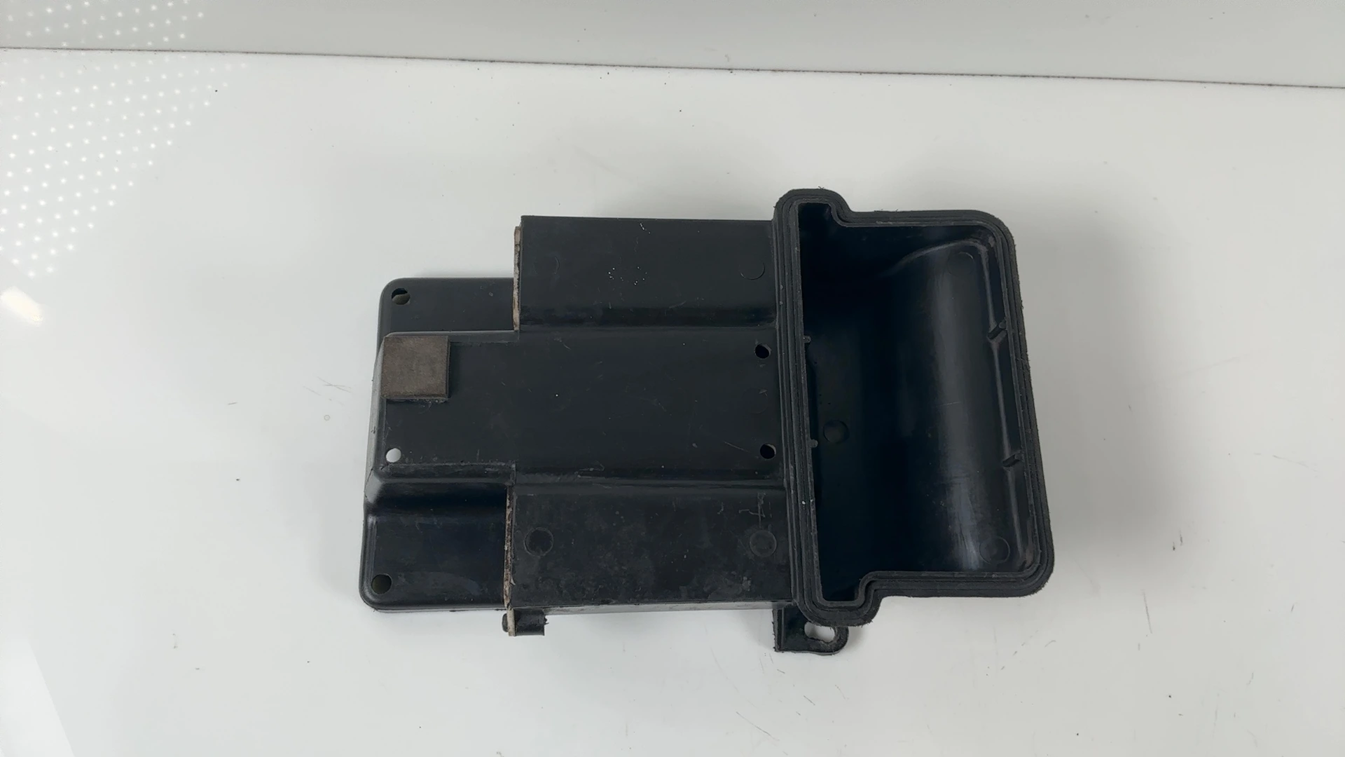 Kawasaki GPX750R ZX750F 750CC Air Box Cover Cap Lid 1987-1989 OEM 14075-1070 - Image 4