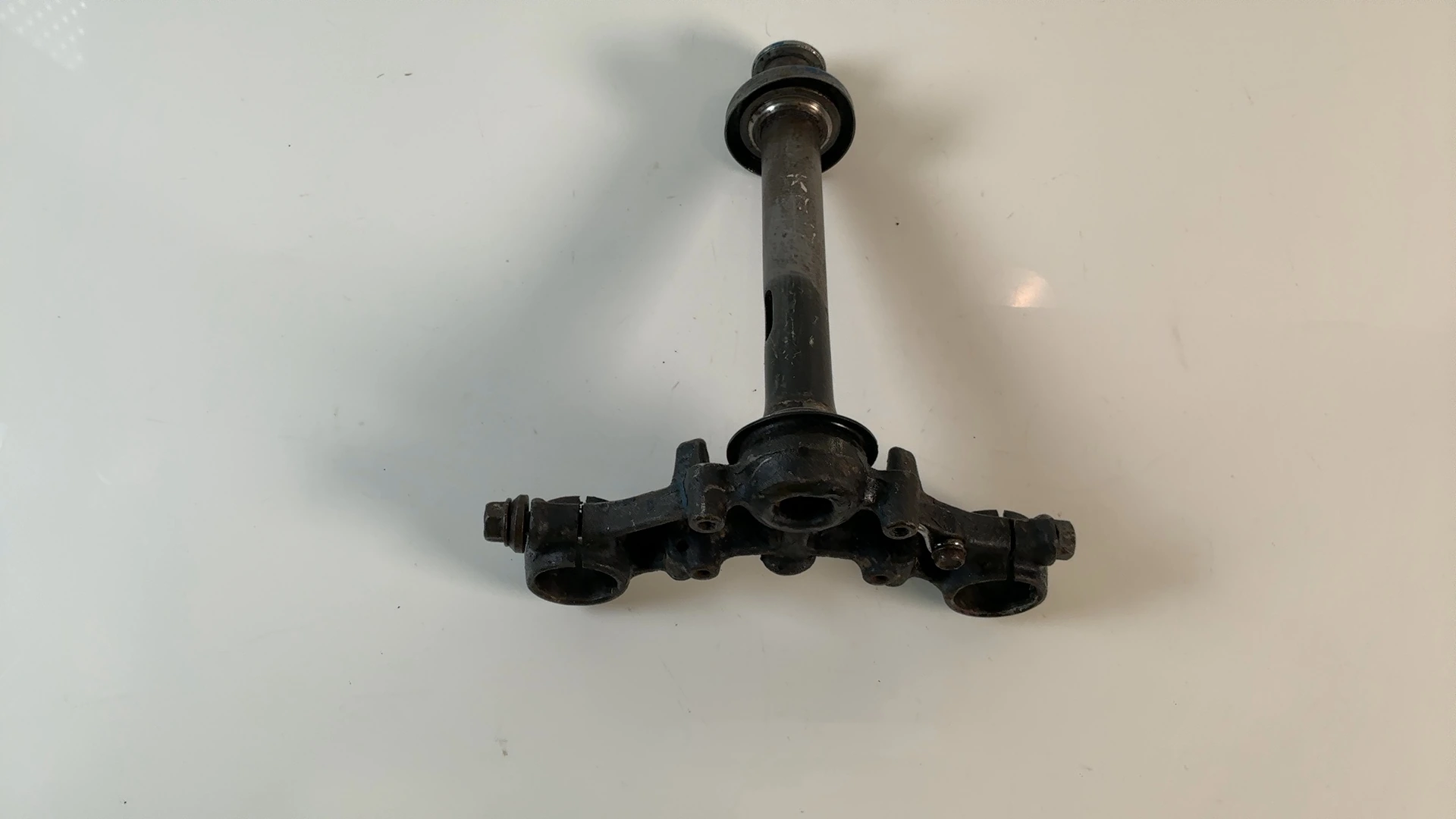 Kawasaki KE125 KE125-A 125cc Lower Fork Bridge Yoke 1976-1985 OEM 44037-1030 - Image 2