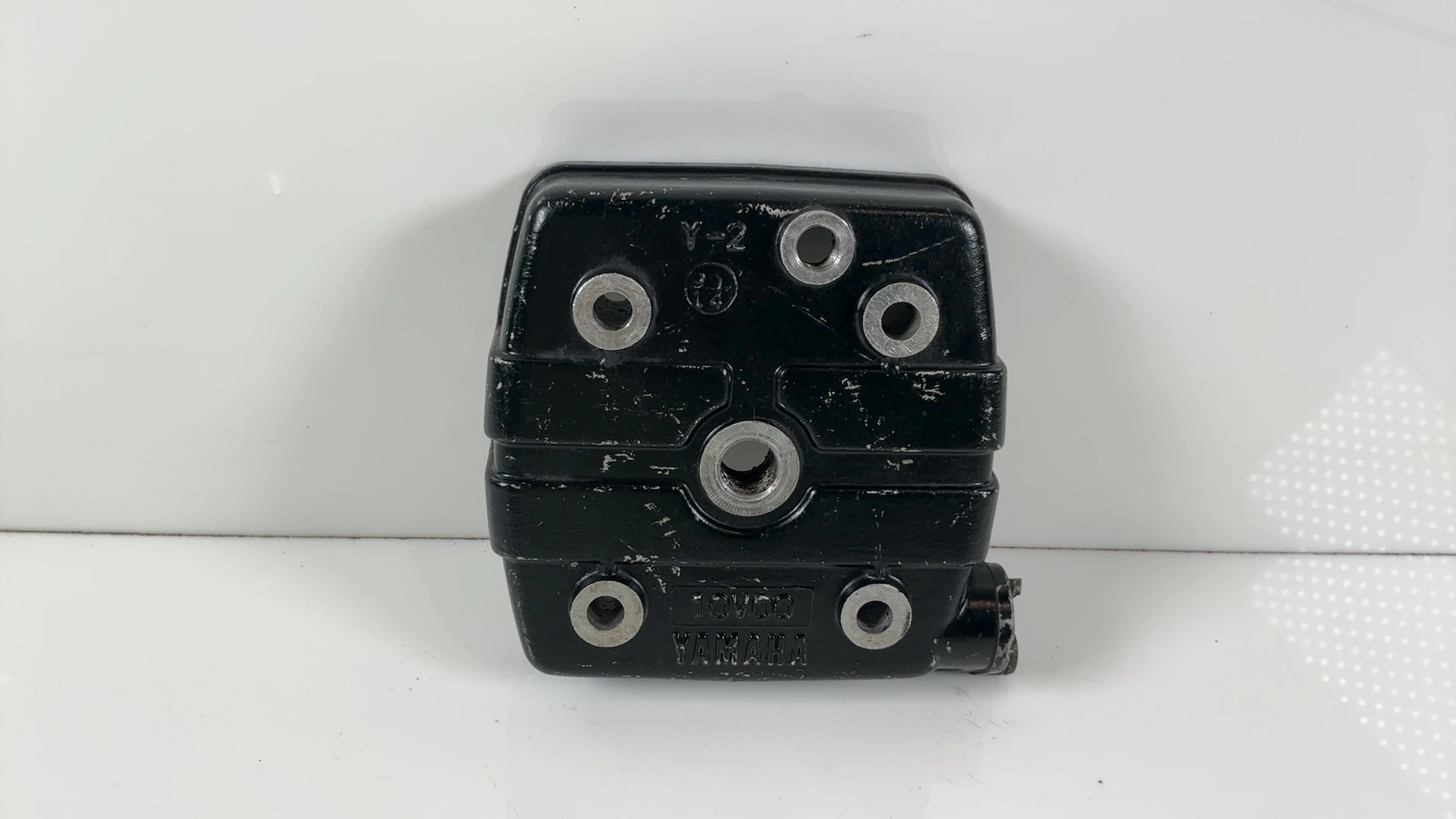 Yamaha DT125LC 10V 125cc Cylinder Head 1982-1985 OEM 10V-11111-00-00 - Image 1