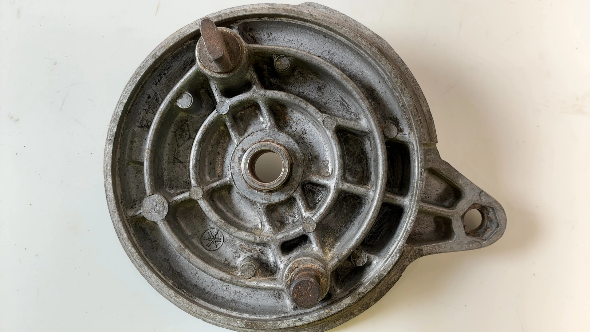 Yamaha Enduro DT125 125cc Rear Brake Drum Plate 1974-1976 OEM 437-25026-10-35 - Image 2