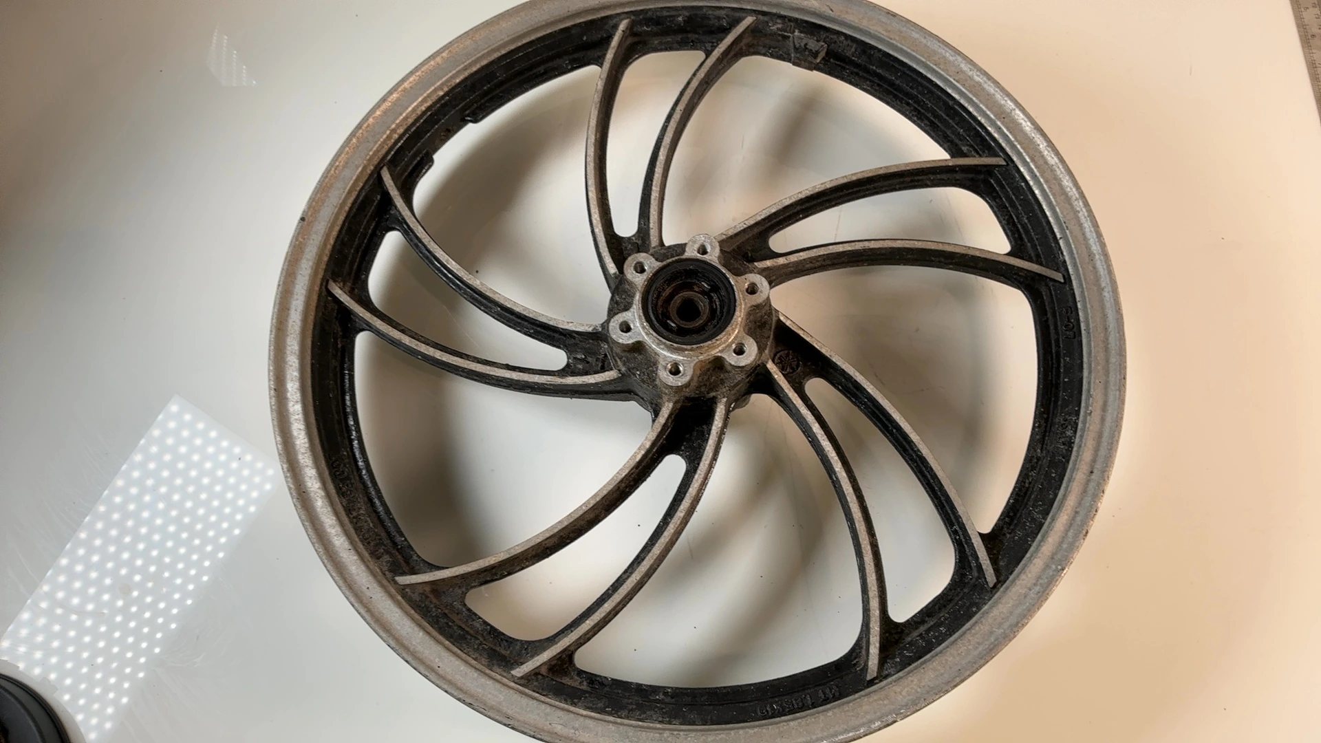 Yamaha Maxim XJ550 XJ 550 Front Wheel Rim 1981-1983 OEM 4U8-25168-00-00 F-07