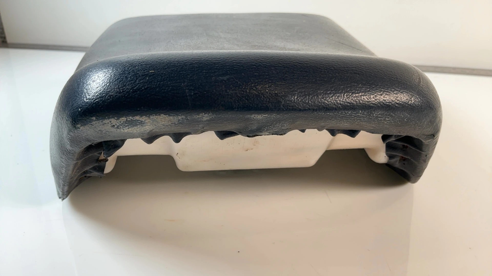 Suzuki RG500 RG400 500cc Passenger Seat 1985-1989 OEM 45300-20A00 Suzuki - Image 5