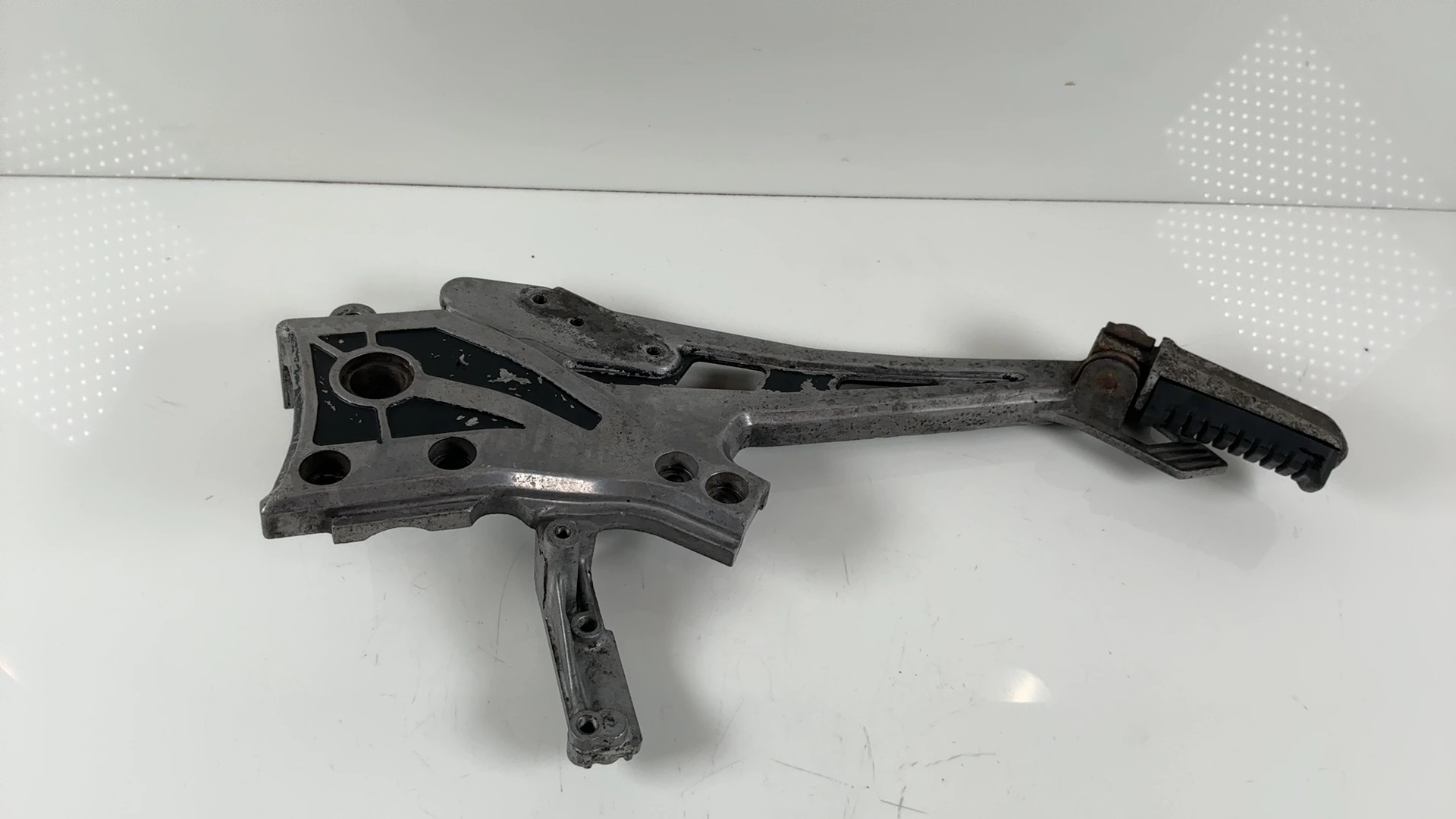 Kawasaki Ninja GPZ900R ZX900A 900cc R-Front Footrest Bracket 1984-88 35011-1130 - Image 2