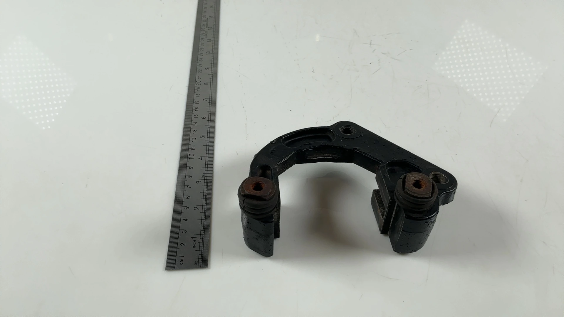 Suzuki GSX750ES GR72A 750cc Front Brake Caliper Bracket 1983-86 OEM 59301-45841 - Image 4
