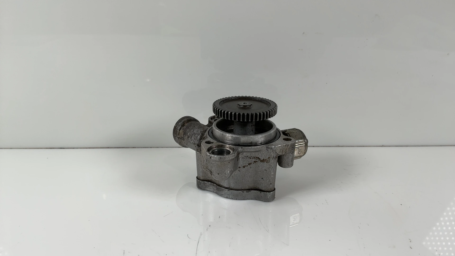 Honda CB550 Four 550 CC Engine Oil Pump 1974-1978 OEM 15100-323-003 - Image 2