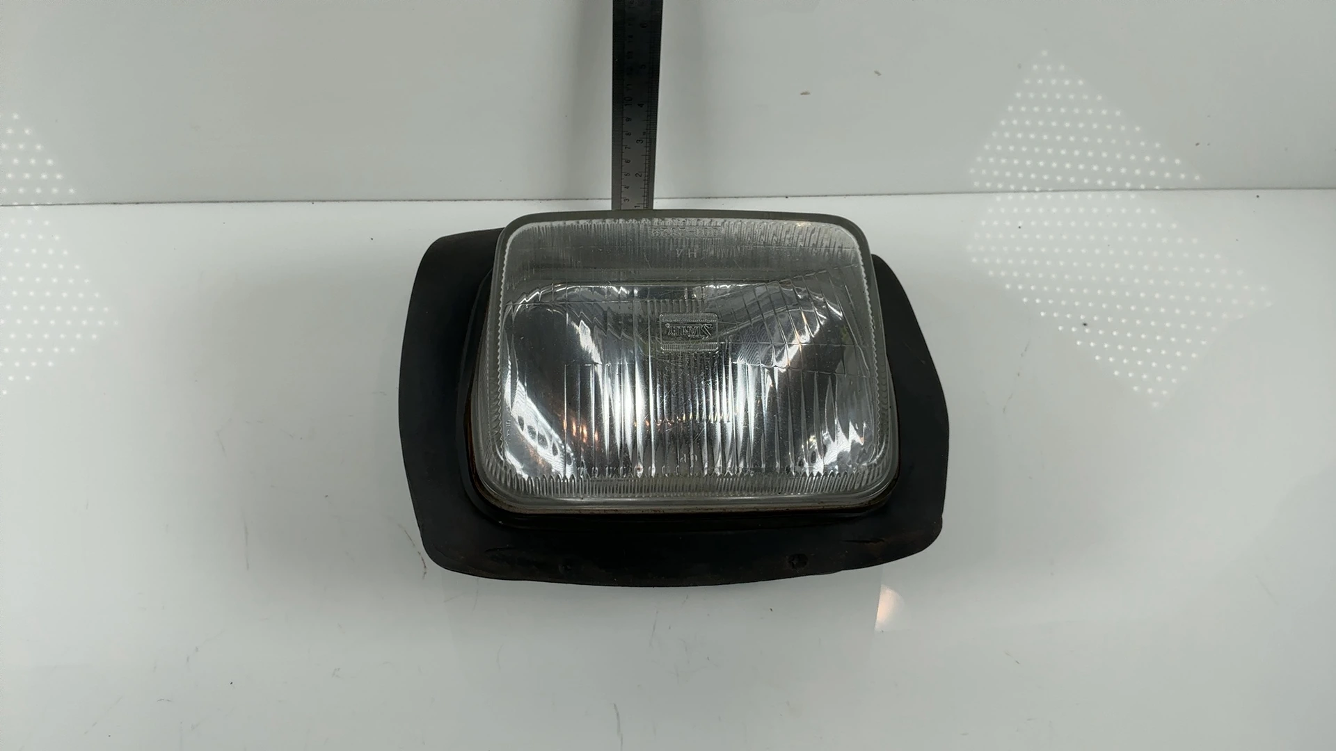 Suzuki GSX550E GSX550 550cc Headlight 1982-1986 OEM 35100-43431-999 - Image 15