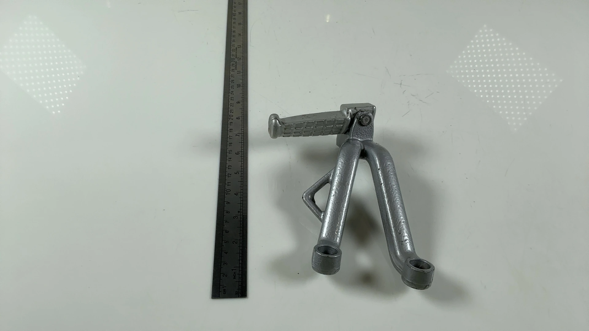 Triumph TT600 T2080492 600CC Rear Left Footrest Hanger 2000-2003 OEM  T2080512 - Image 4