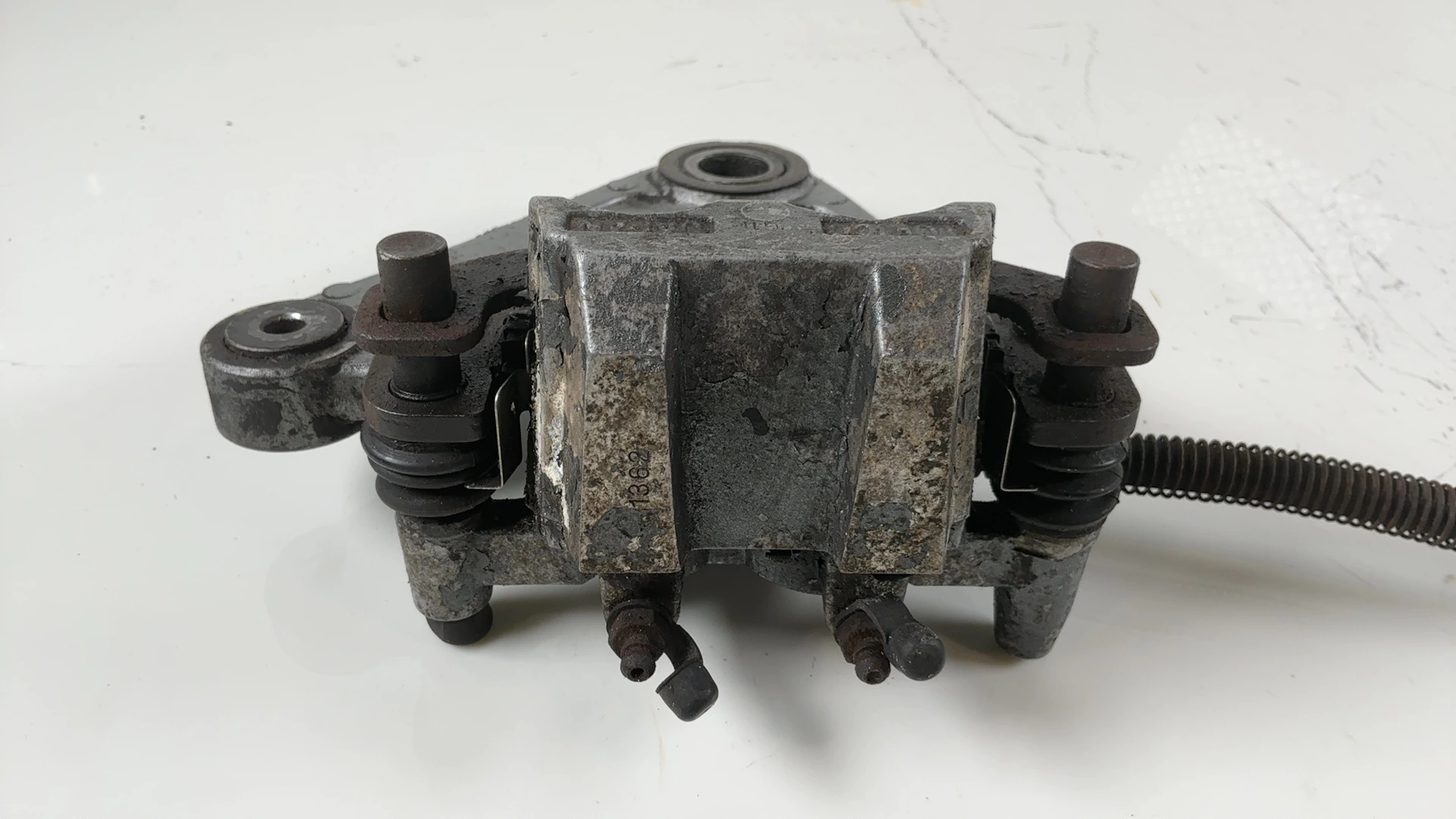 Kawasaki ZZR600 ZX600D 600cc Rear Brake Caliper 1990-1992 OEM 43041-1934-FE - Image 7