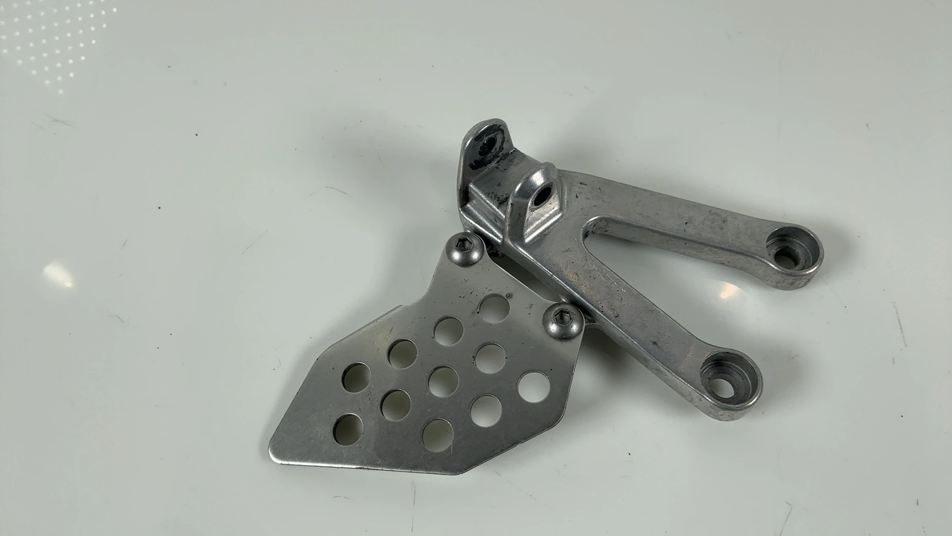 Honda CBR600RR PC37 600cc Front Left Rider Rearset Bracket 2003-06 50700-MEE-D00 - Image 2