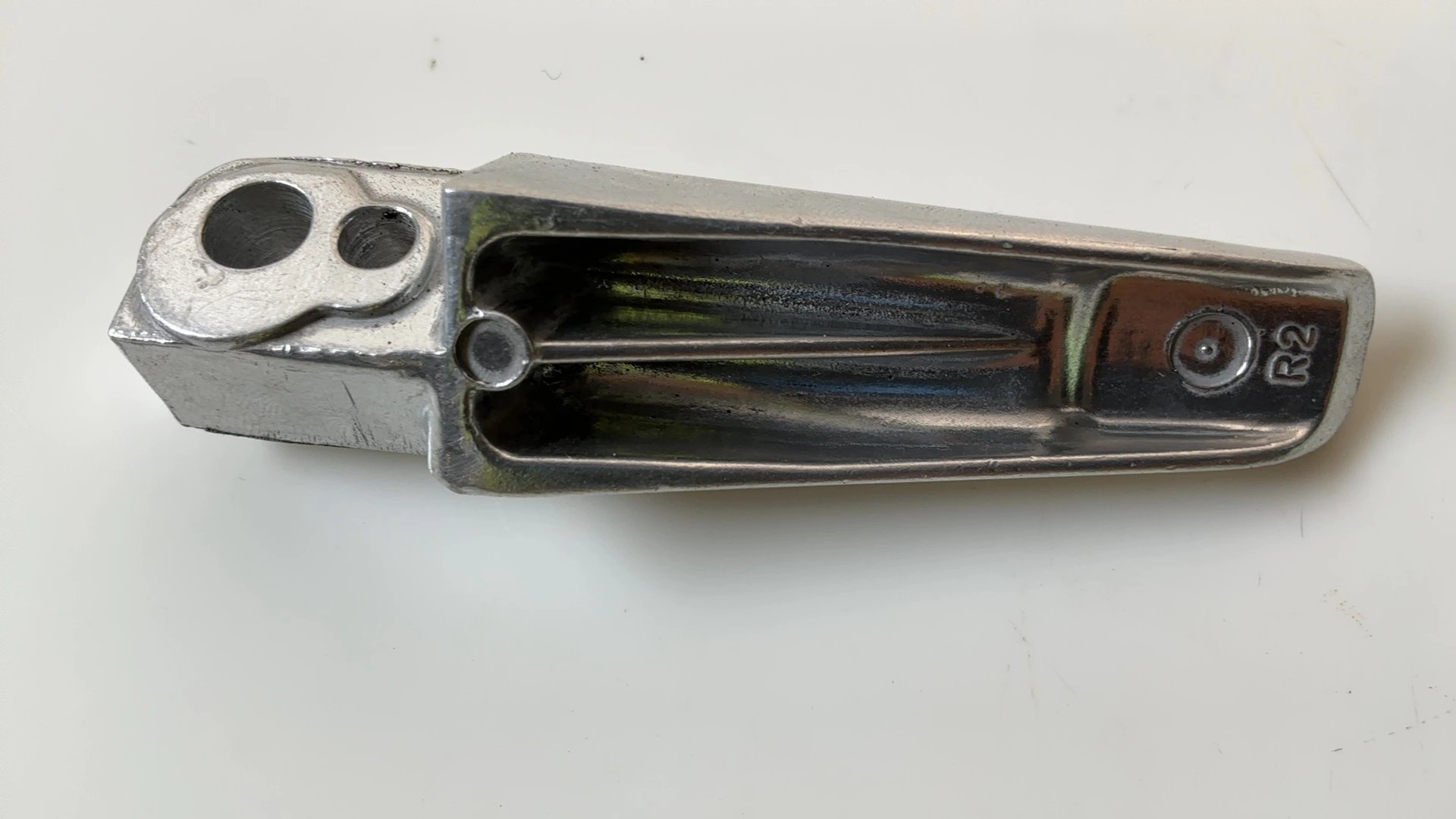 Suzuki SFV650 Gladius GSXR 600 750 Rear Right Foot Peg 2009-2016 OEM 43611-41G00 - Image 2